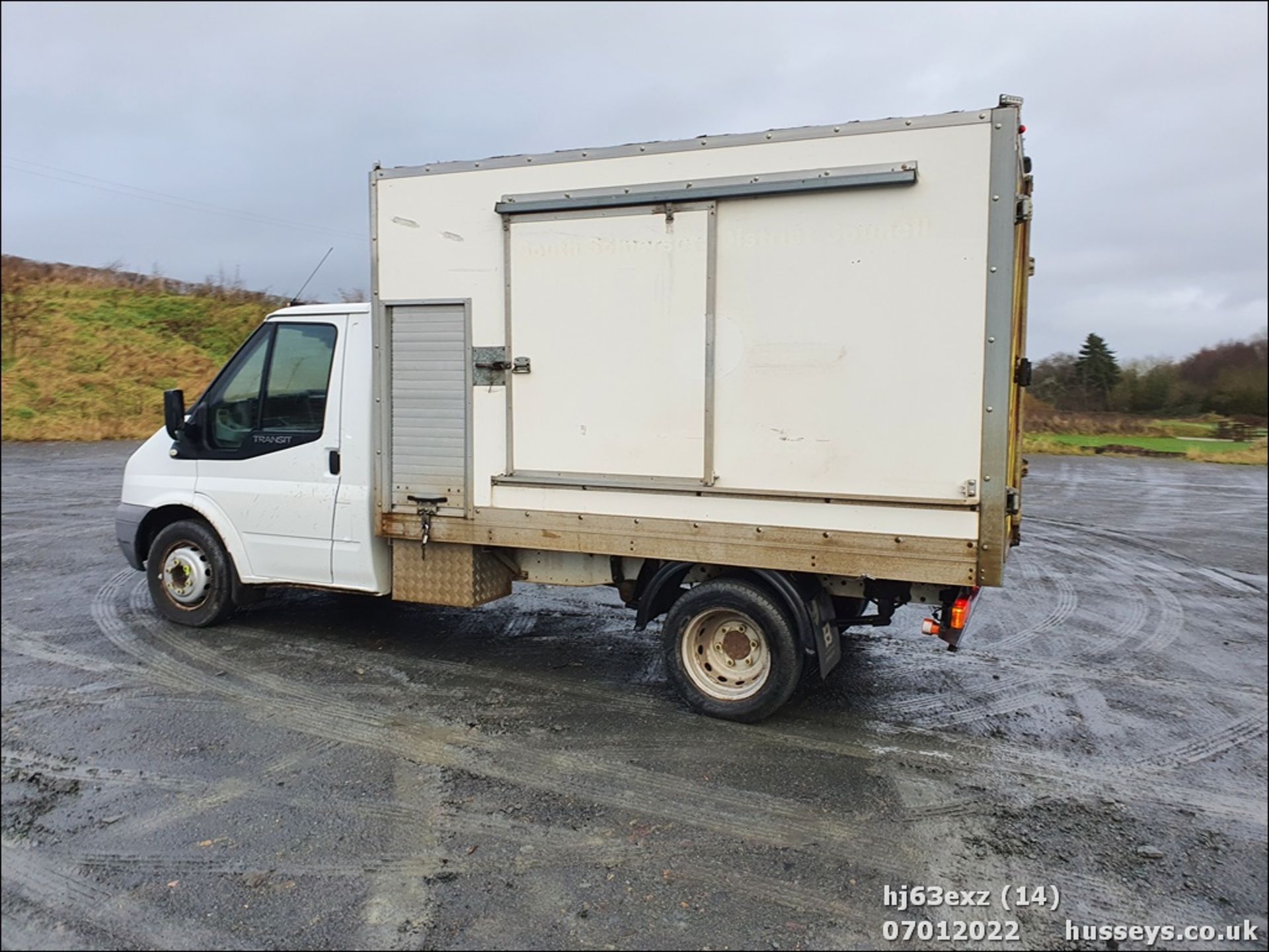 13/63 FORD TRANSIT 100 T350 RWD - 2198cc 3dr Tipper (White, 72k) - Image 17 of 30