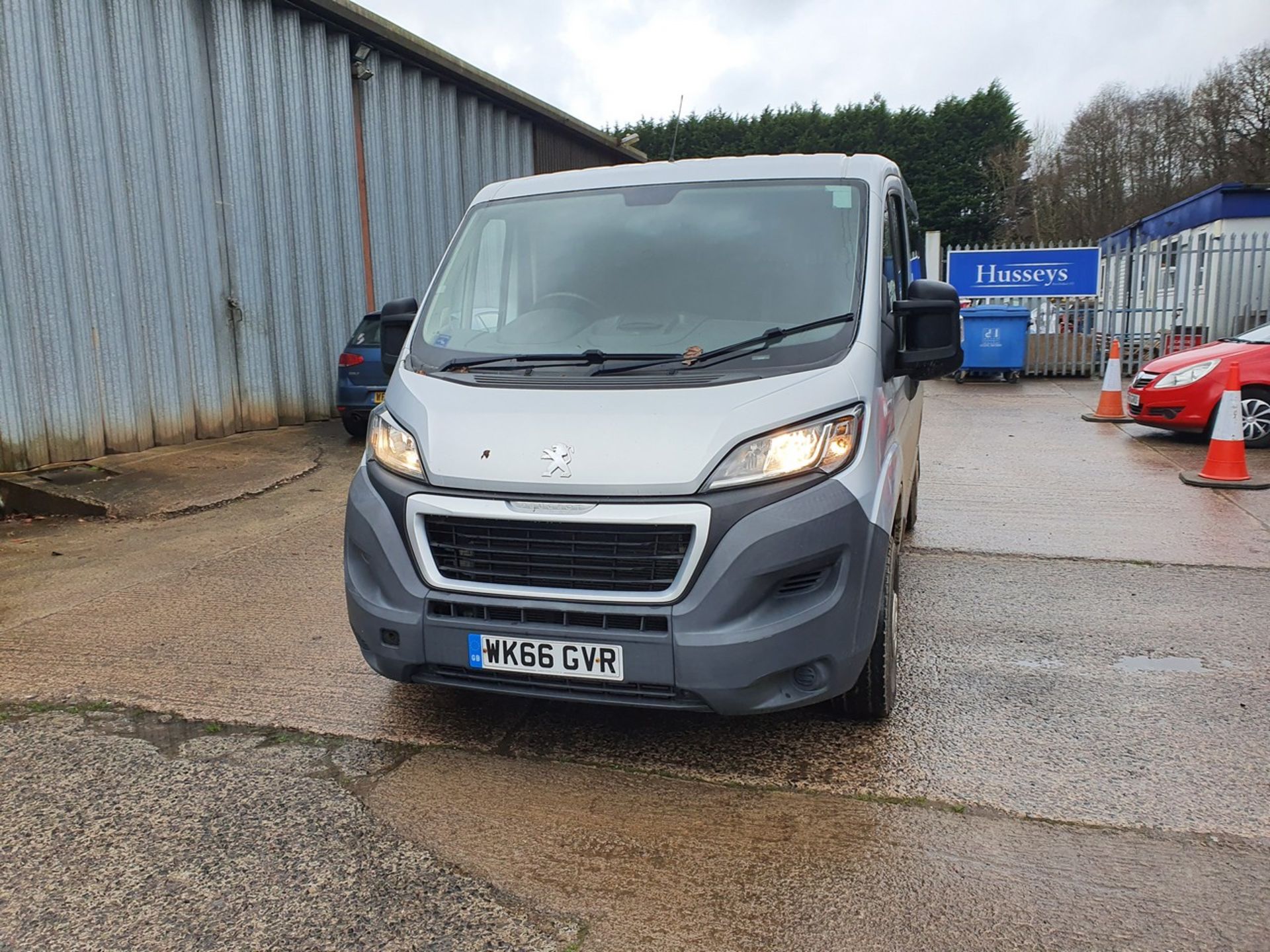 16/66 PEUGEOT BOXER 333 L1H1 HDI - 2198cc 5dr Minibus (Silver, 16k) - Image 8 of 33