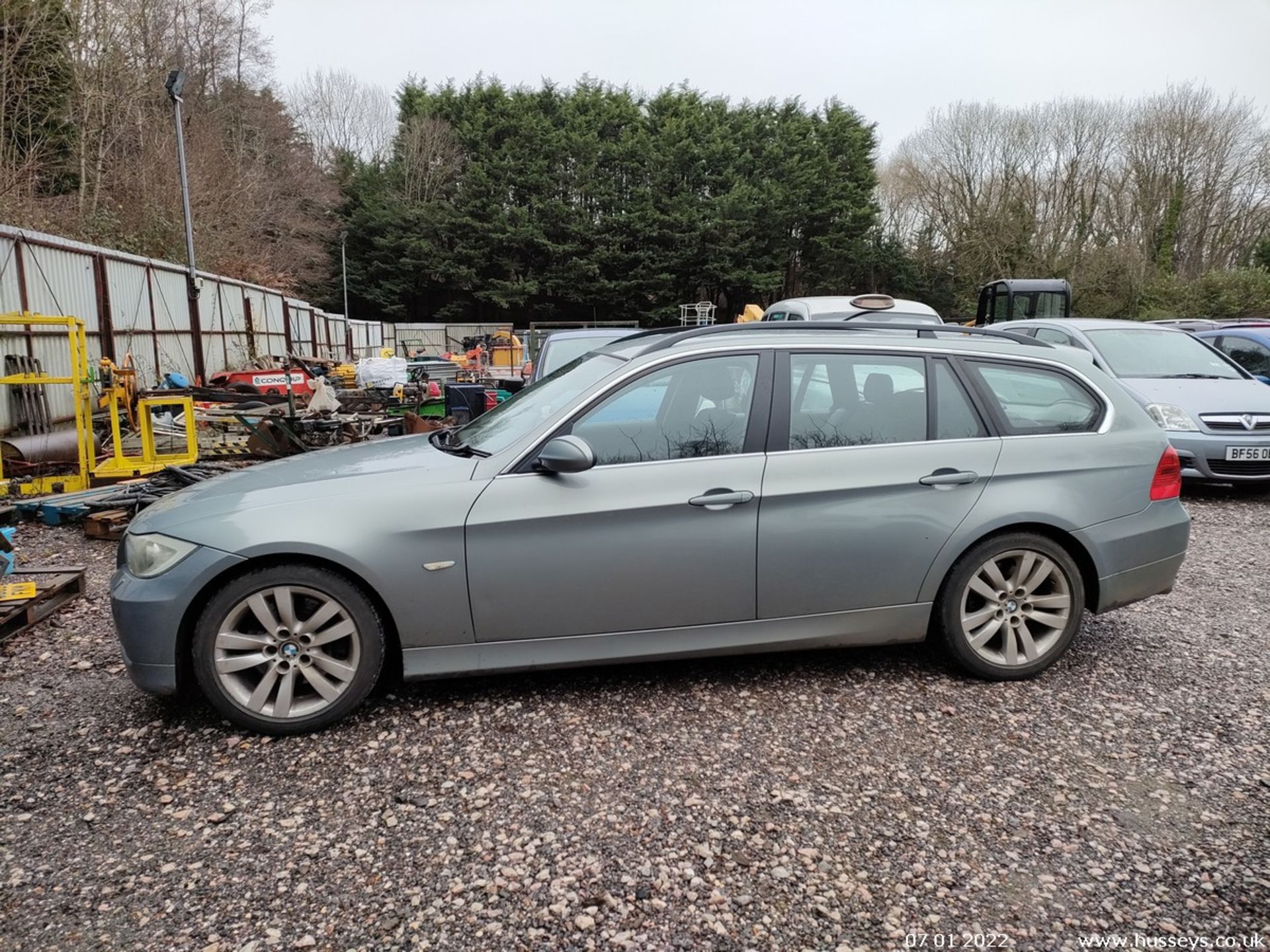 07/57 BMW 330I SE TOURING AUTO - 2996cc 5dr Estate (Blue/grey, 138k) - Image 13 of 23