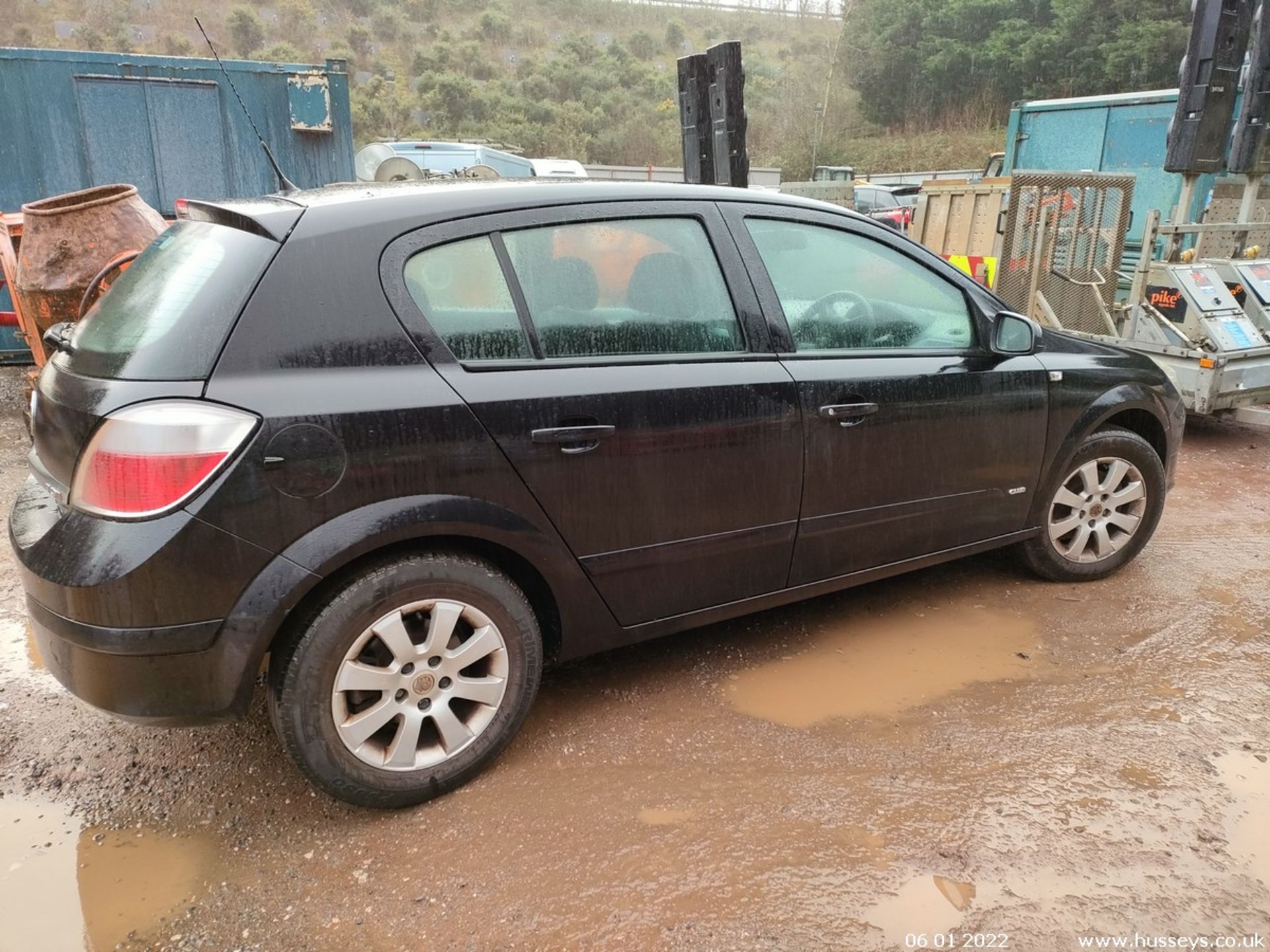 06/06 VAUXHALL ASTRA CLUB CDTI - 1686cc 5dr Hatchback (Black) - Image 17 of 22