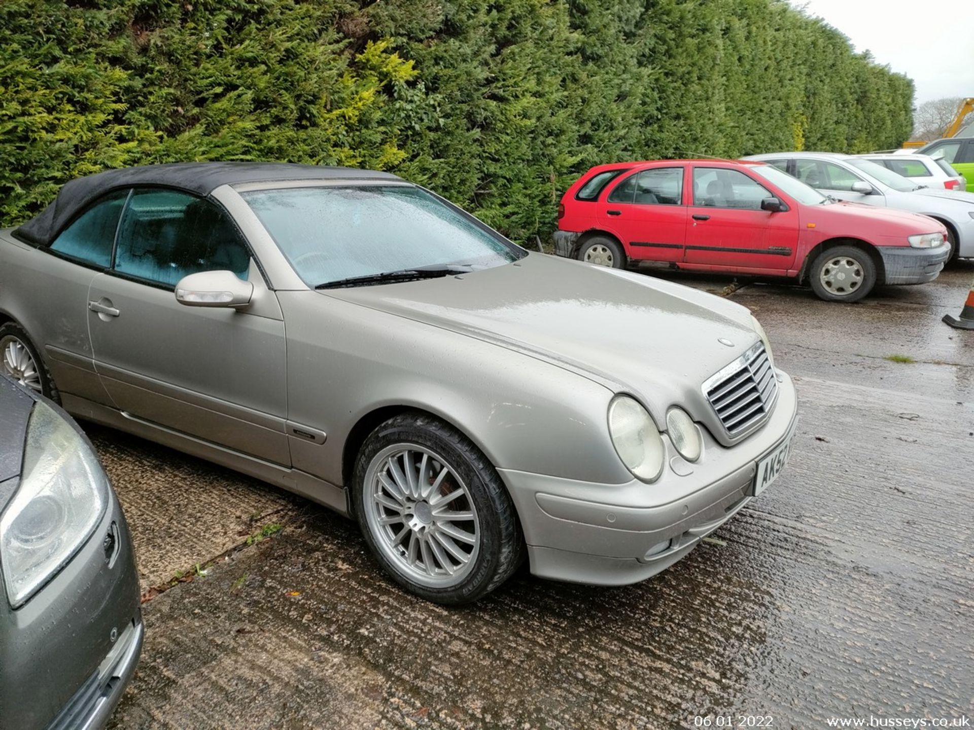 02/52 MERCEDES CLK320 AVANTGARDE AUTO - 3199cc 2dr Convertible (Silver, 89k) - Image 15 of 24