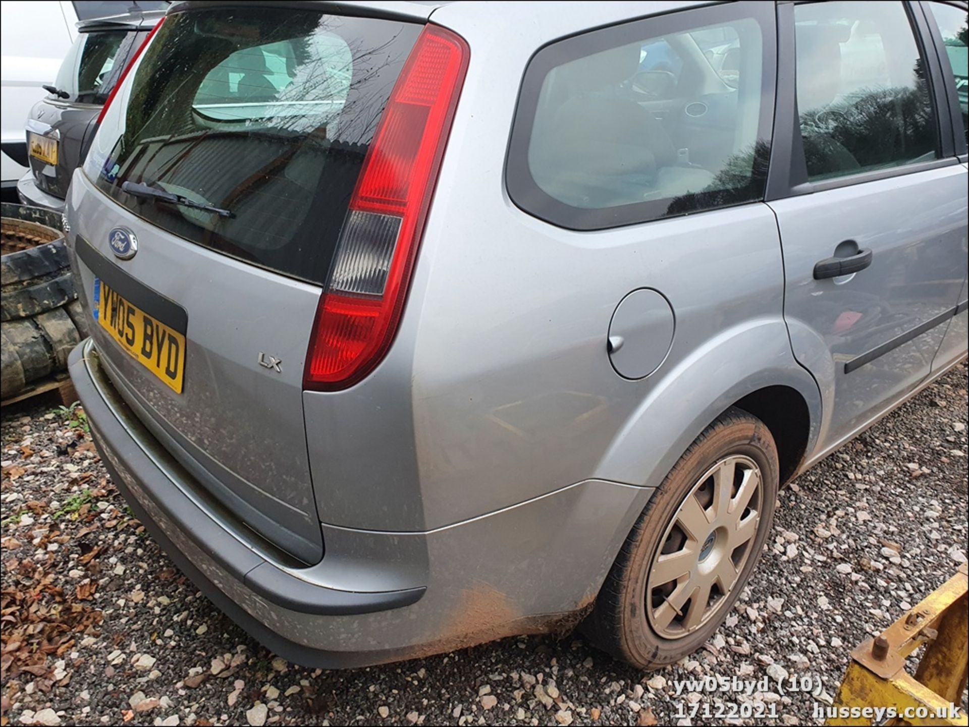 05/05 FORD FOCUS LX T - 1596cc 5dr Estate (Silver, 99k) - Image 10 of 23