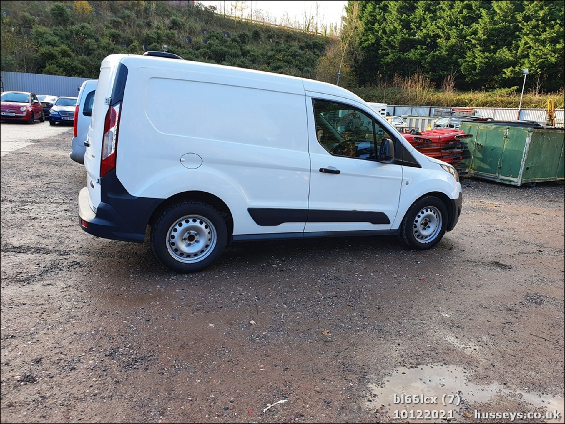 17/66 FORD TRANSIT CONNECT 200 TRND - 998cc 5dr Van (White, 128k) - Image 7 of 24