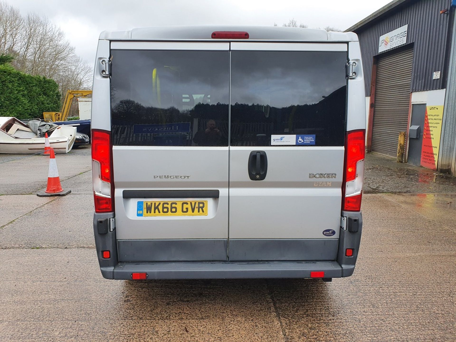 16/66 PEUGEOT BOXER 333 L1H1 HDI - 2198cc 5dr Minibus (Silver, 16k) - Image 20 of 33