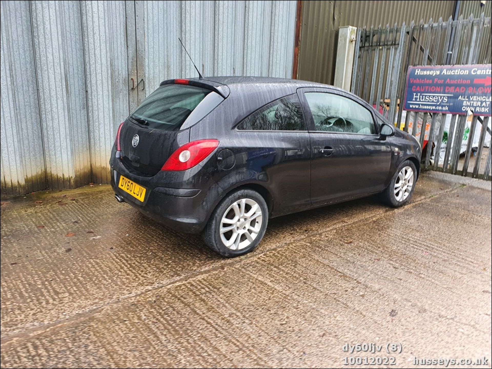 10/60 VAUXHALL CORSA SXI - 1398cc 3dr Hatchback (Black, 78k) - Image 8 of 25