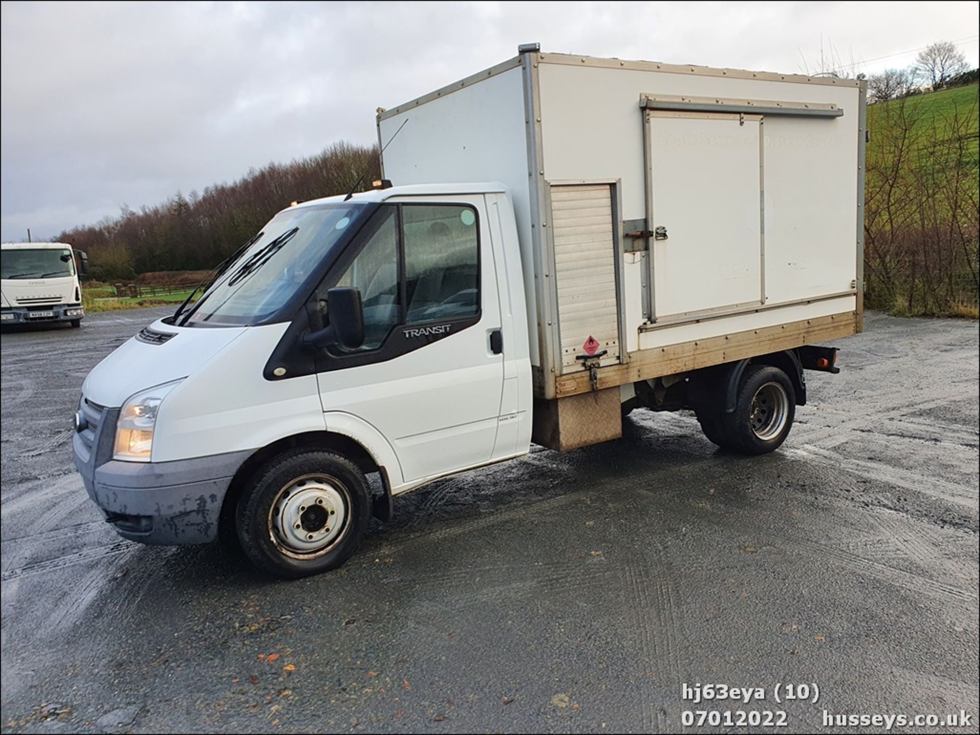 13/63 FORD TRANSIT 100 T350 RWD - 2198cc 3dr Tipper (White, 65k) - Image 10 of 32