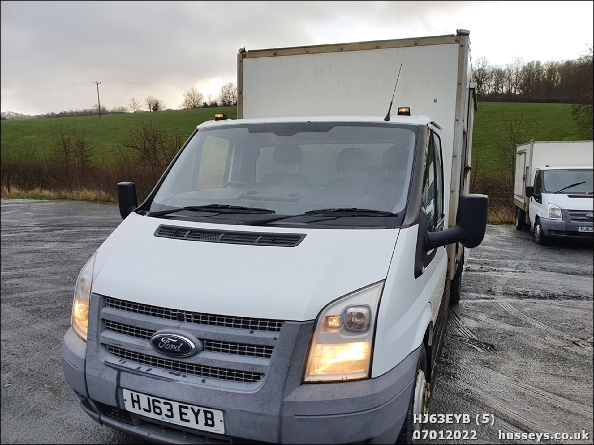 13/63 FORD TRANSIT 100 T350 RWD - 2198cc 3dr Tipper (White, 136k) - Image 3 of 28