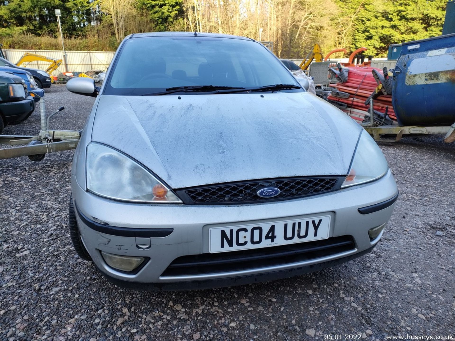 04/04 FORD FOCUS ZETEC AUTO - 1596cc 5dr Hatchback (Silver, 86k) - Image 24 of 39