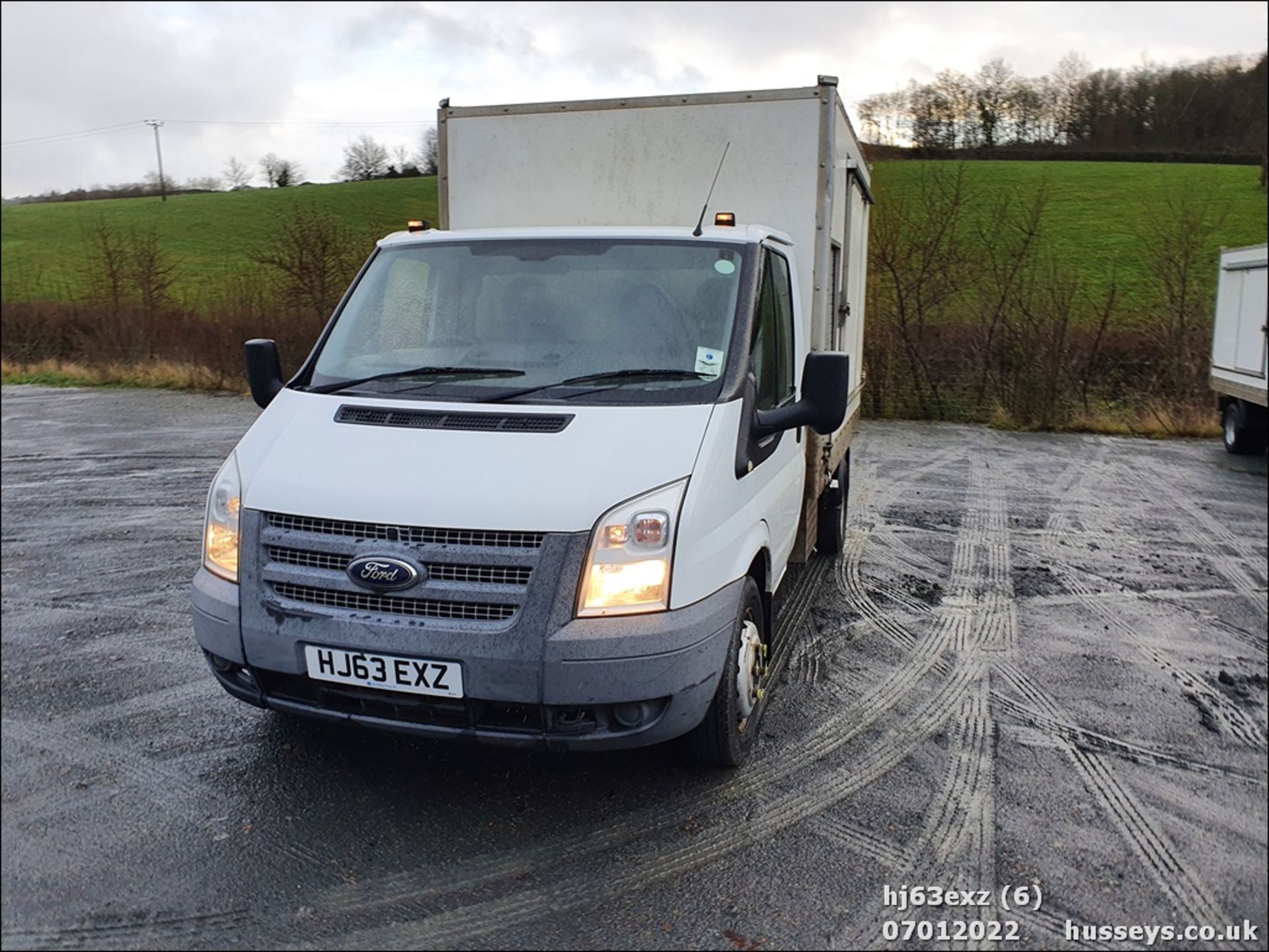 13/63 FORD TRANSIT 100 T350 RWD - 2198cc 3dr Tipper (White, 72k) - Image 9 of 30