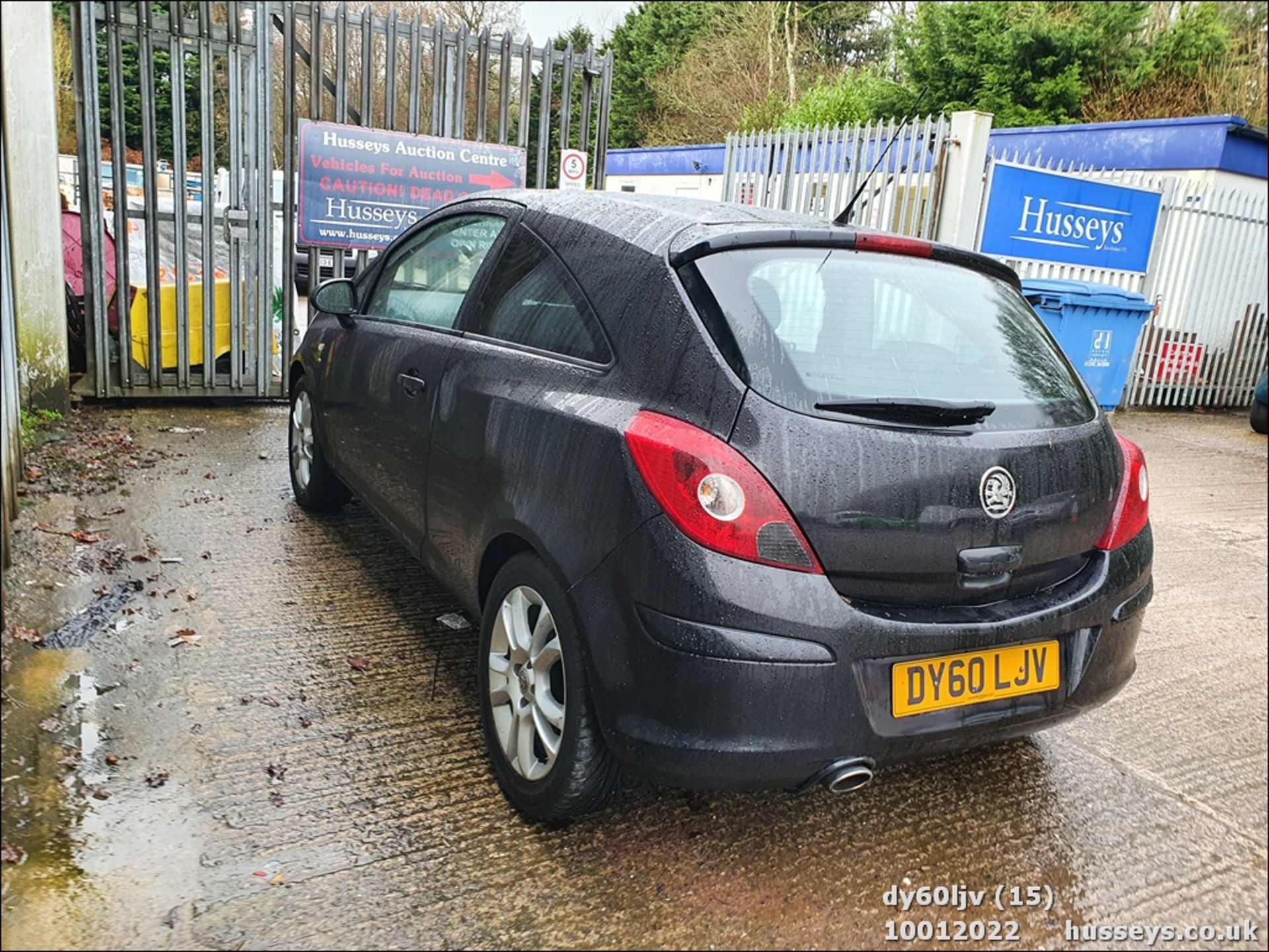 10/60 VAUXHALL CORSA SXI - 1398cc 3dr Hatchback (Black, 78k) - Image 15 of 25