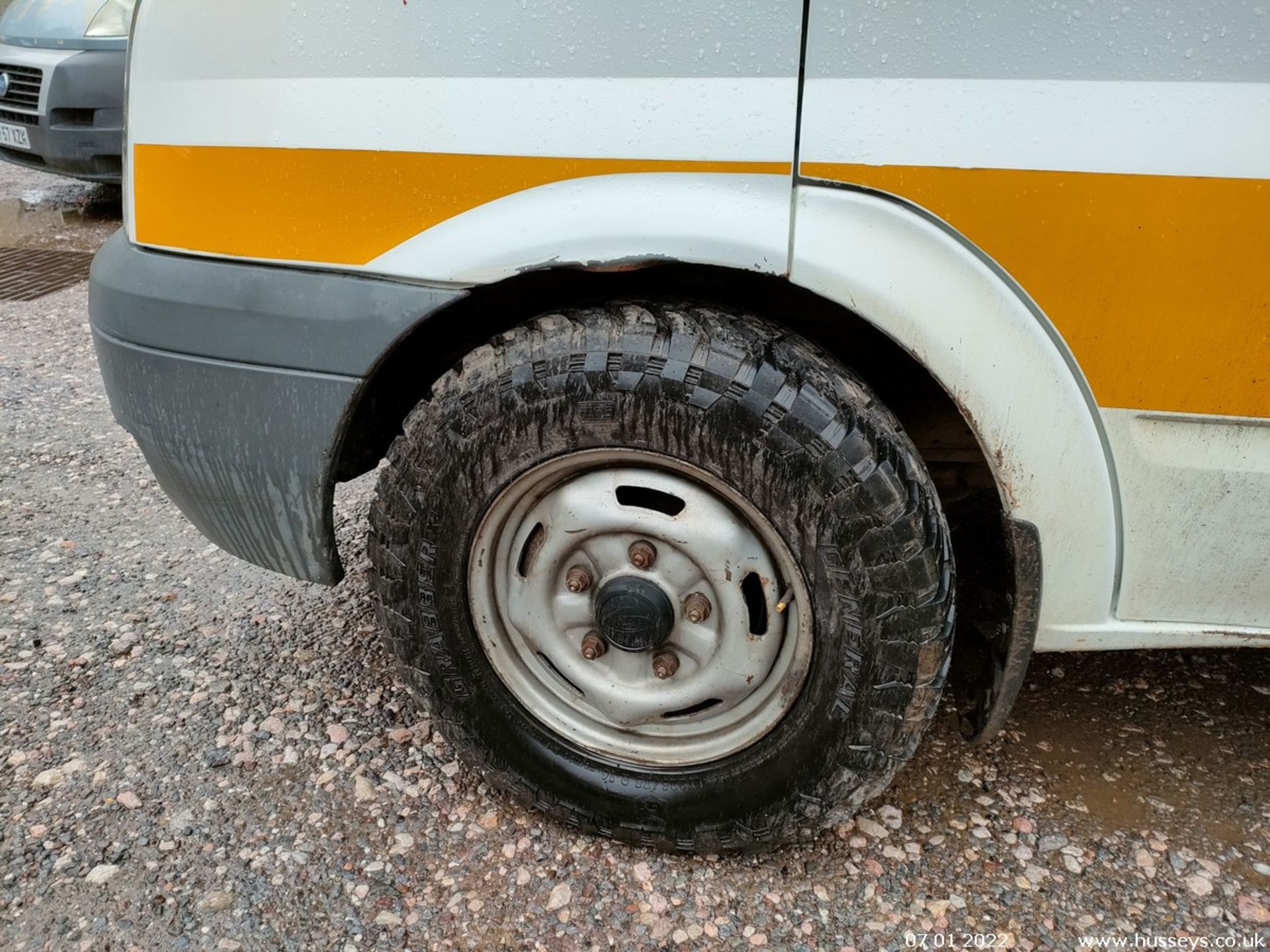 09/59 FORD TRANSIT 140 T350M RWD 4 WHEEL DRIVE - 2402cc 5dr Van (White, 116k) - Image 14 of 31