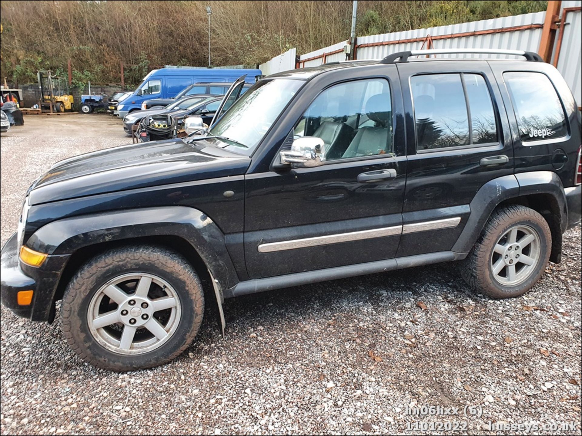 06/06 JEEP CHEROKEE LIMITED CRD - 2776cc 5dr Estate (Black, 98k) - Image 3 of 32