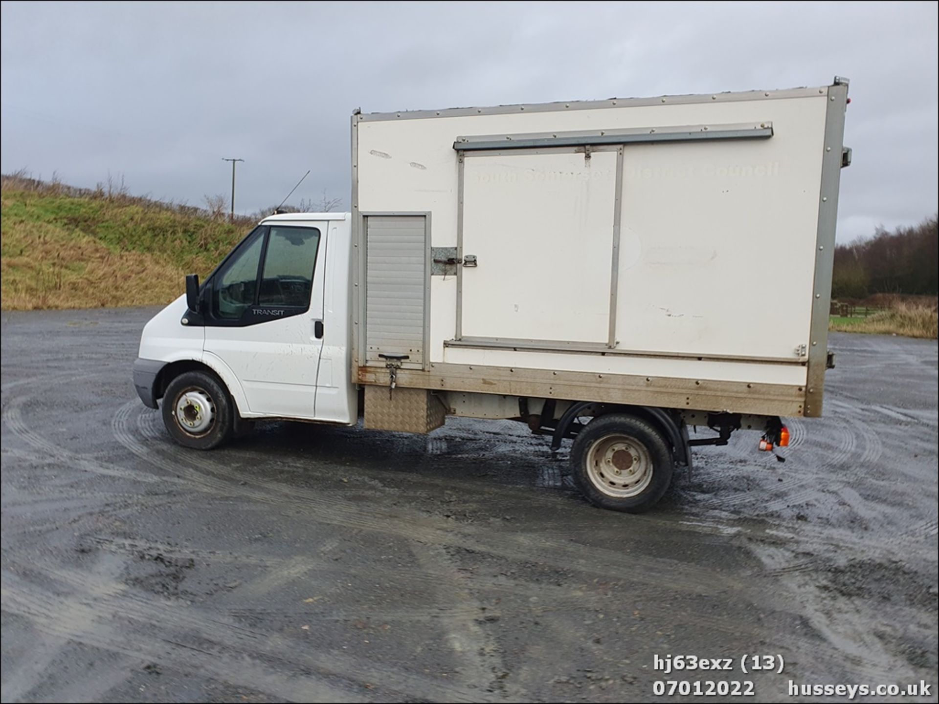 13/63 FORD TRANSIT 100 T350 RWD - 2198cc 3dr Tipper (White, 72k) - Image 16 of 30