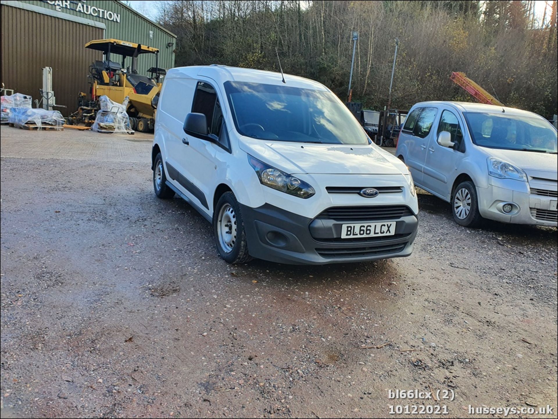 17/66 FORD TRANSIT CONNECT 200 TRND - 998cc 5dr Van (White, 128k) - Image 2 of 24