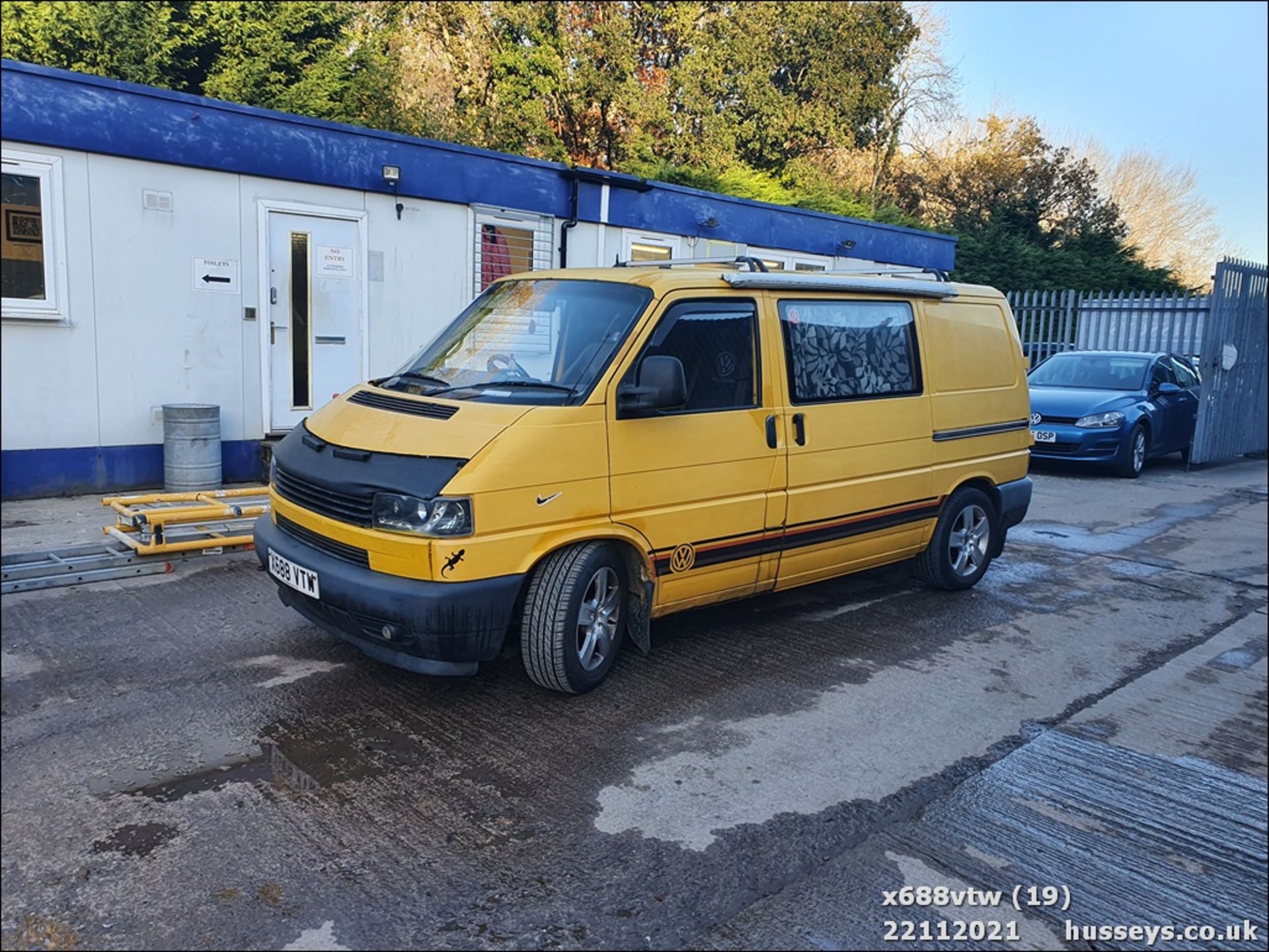 2000 VOLKSWAGEN TRANSPORTER TDI SWB - 2461cc 5dr Van (Yellow, 255k) - Image 24 of 56