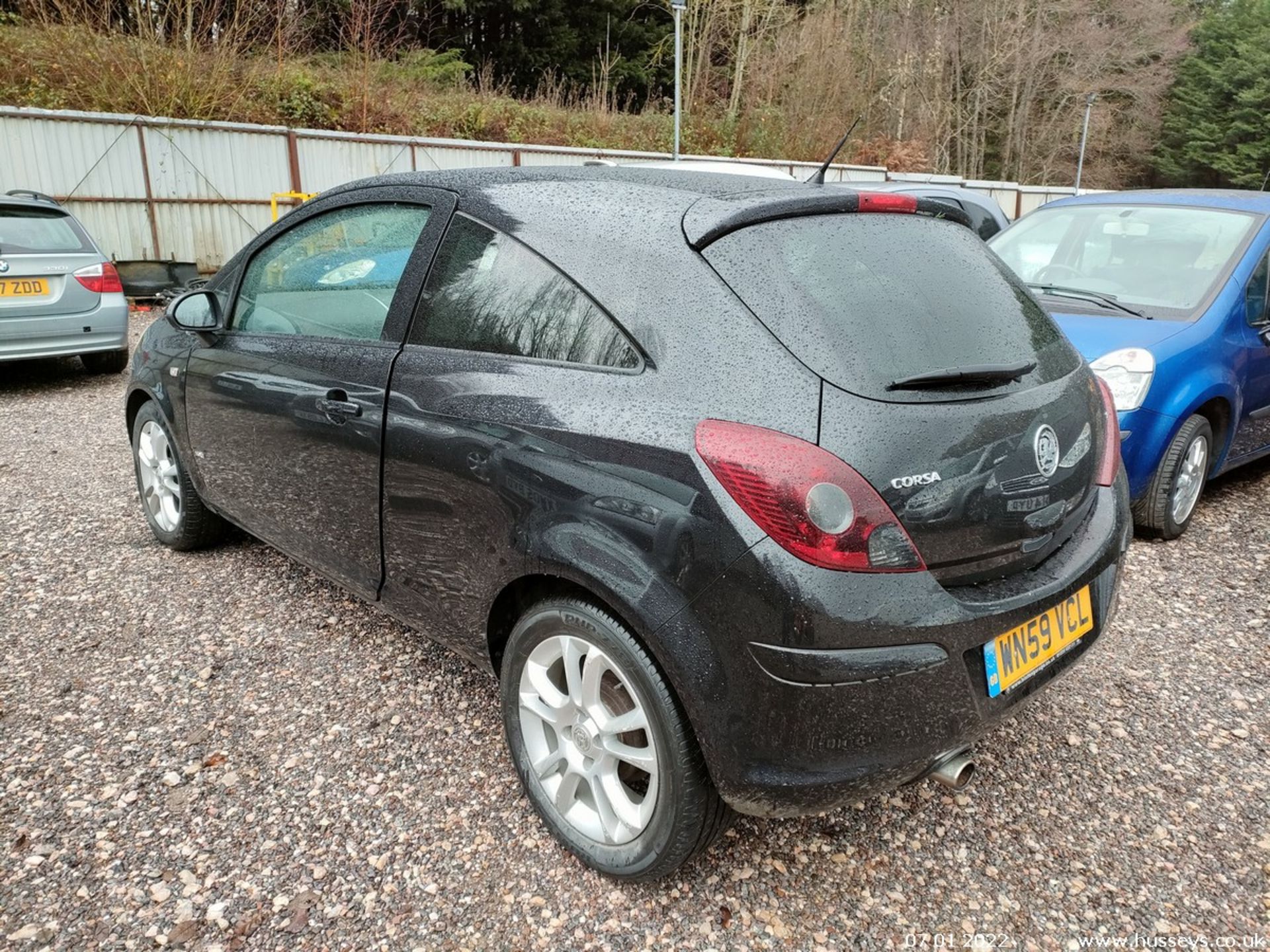 09/59 VAUXHALL CORSA SXI A/C - 1229cc 3dr Hatchback (Black, 125k) - Image 8 of 20