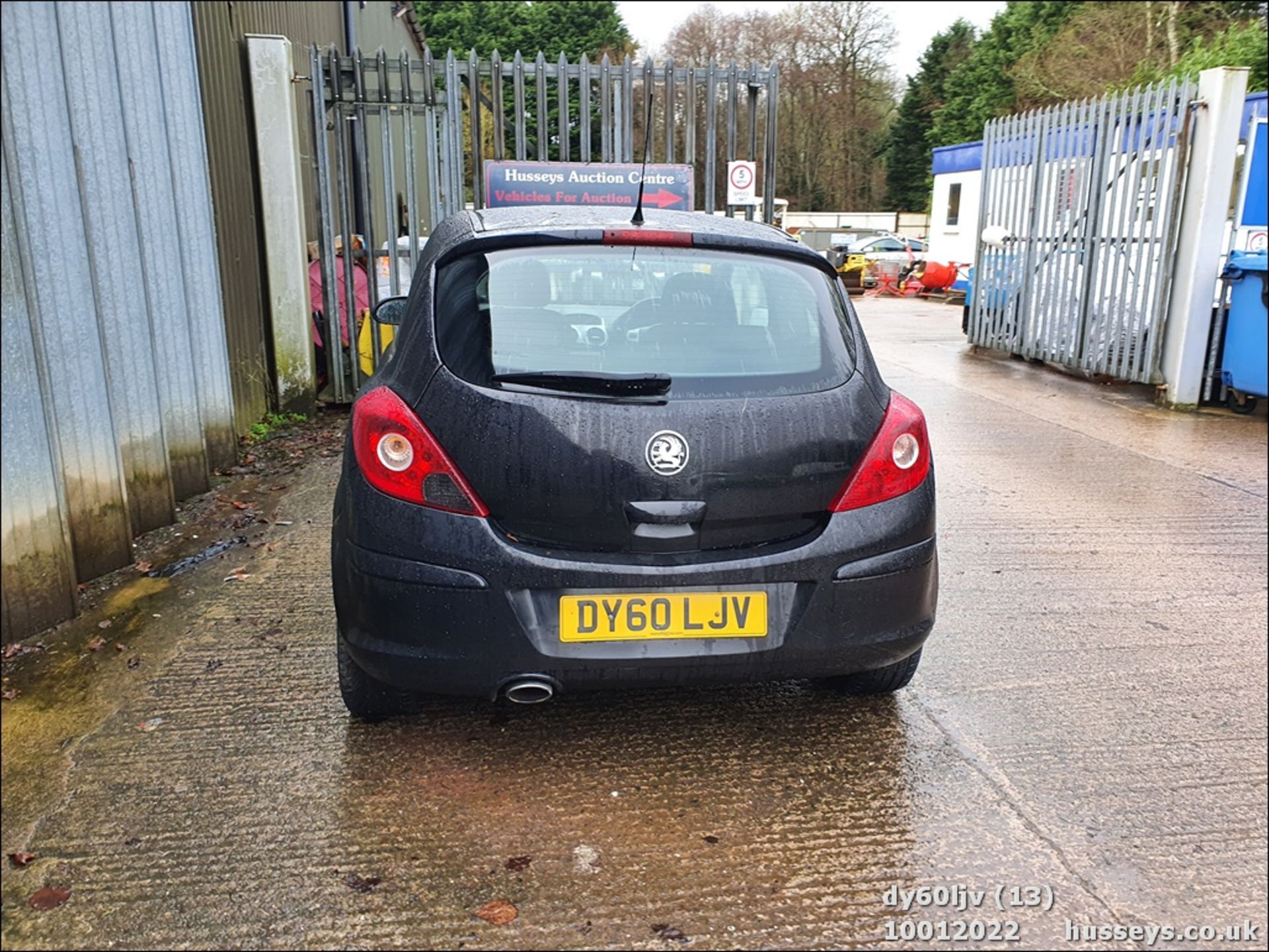 10/60 VAUXHALL CORSA SXI - 1398cc 3dr Hatchback (Black, 78k) - Image 13 of 25