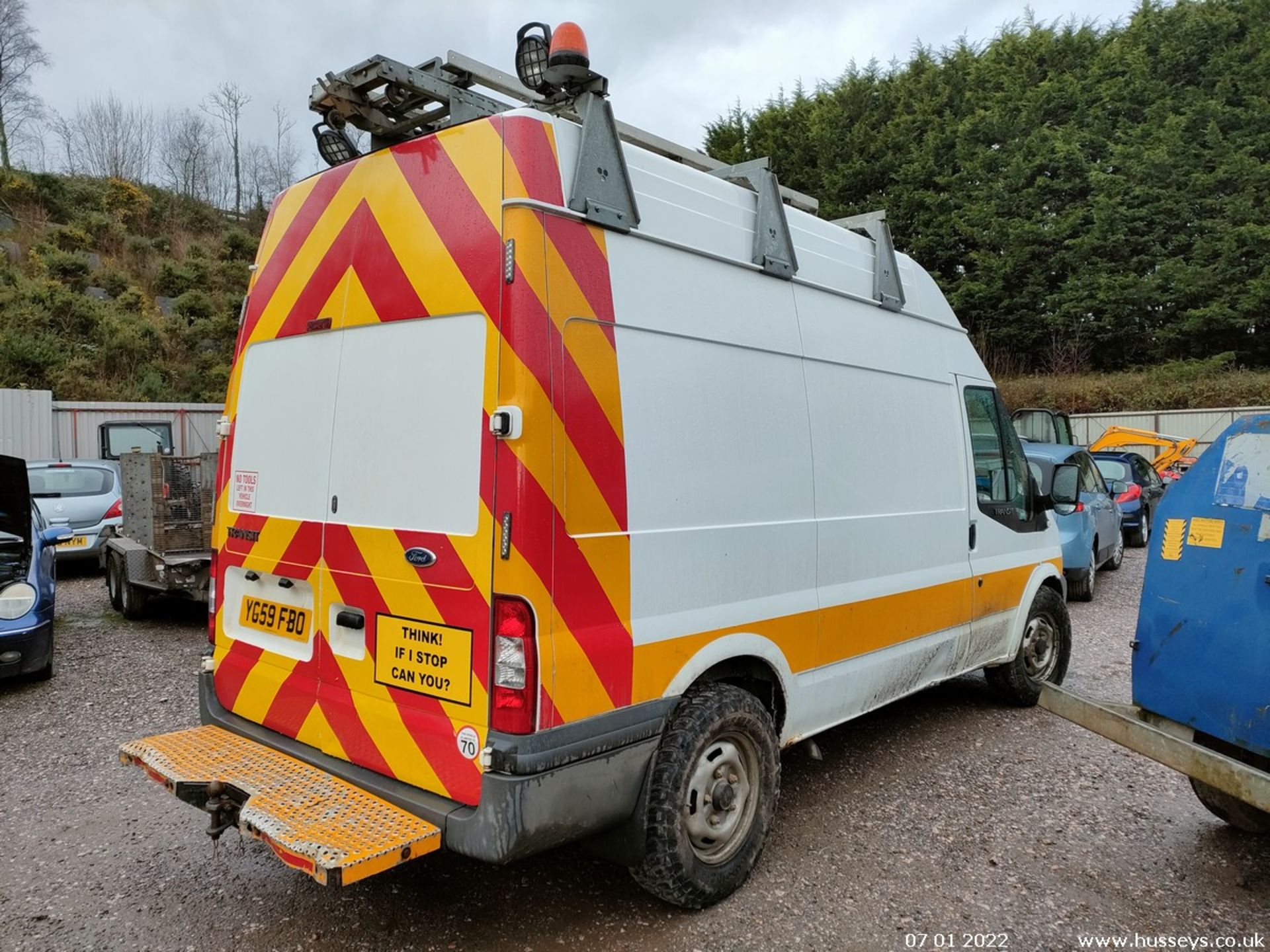 09/59 FORD TRANSIT 140 T350M RWD 4 WHEEL DRIVE - 2402cc 5dr Van (White, 116k) - Image 11 of 31