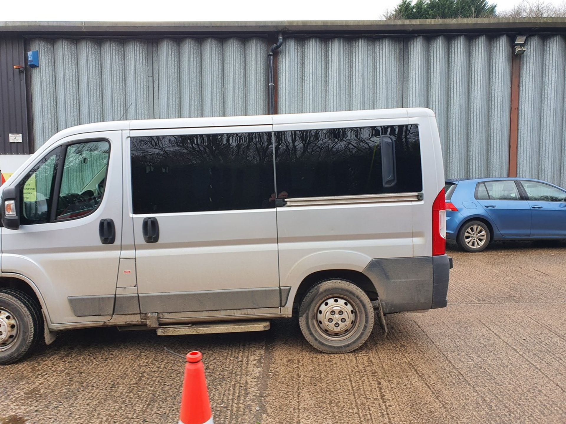 16/66 PEUGEOT BOXER 333 L1H1 HDI - 2198cc 5dr Minibus (Silver, 16k) - Image 14 of 33