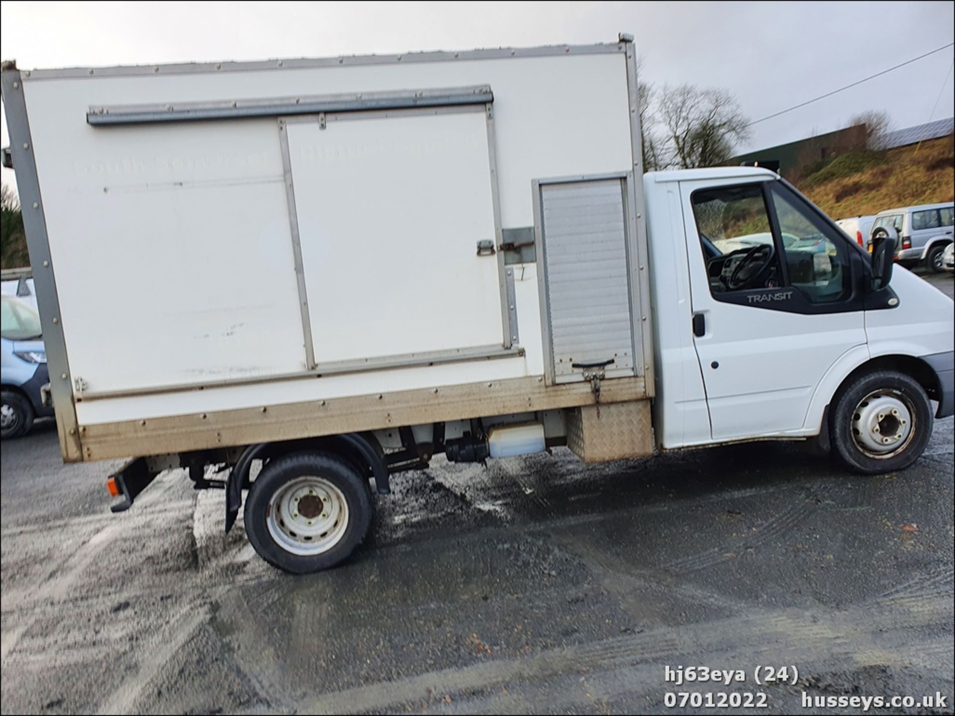 13/63 FORD TRANSIT 100 T350 RWD - 2198cc 3dr Tipper (White, 65k) - Image 24 of 32