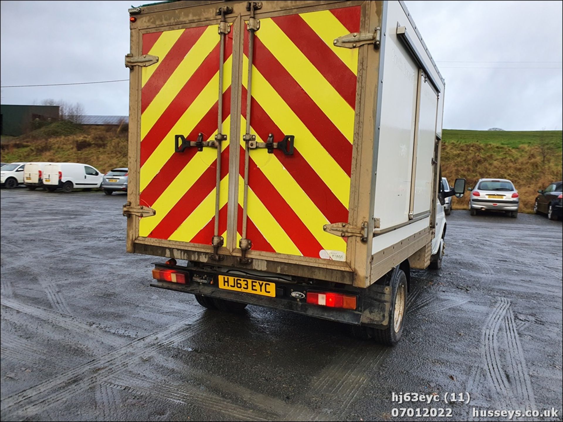 13/63 FORD TRANSIT 100 T350 RWD - 2198cc 3dr Tipper (White, 126k) - Image 12 of 34