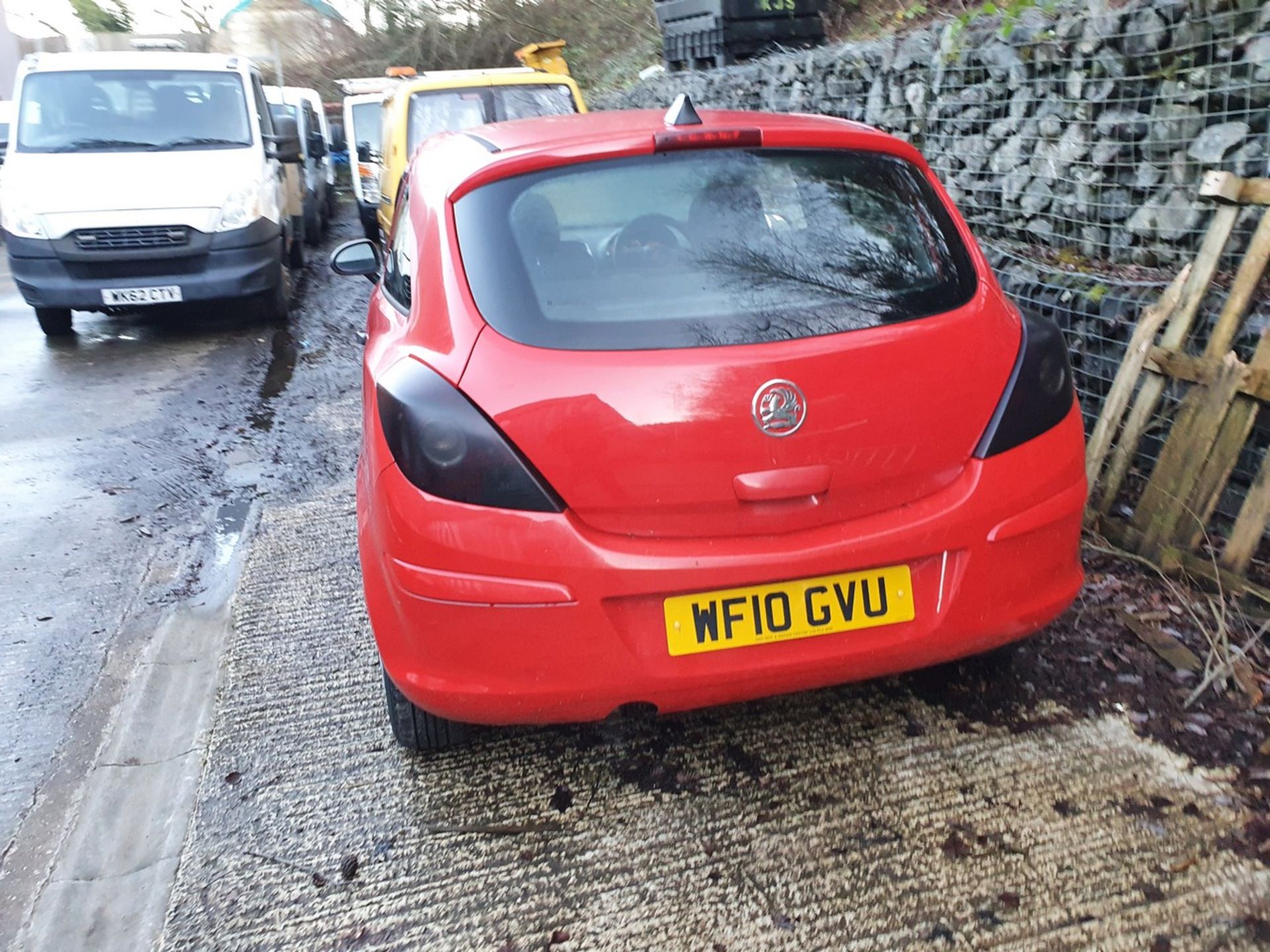 10/10 VAUXHALL CORSA S ECOFLEX - 998cc 3dr Hatchback (Red, 133k) - Image 11 of 28