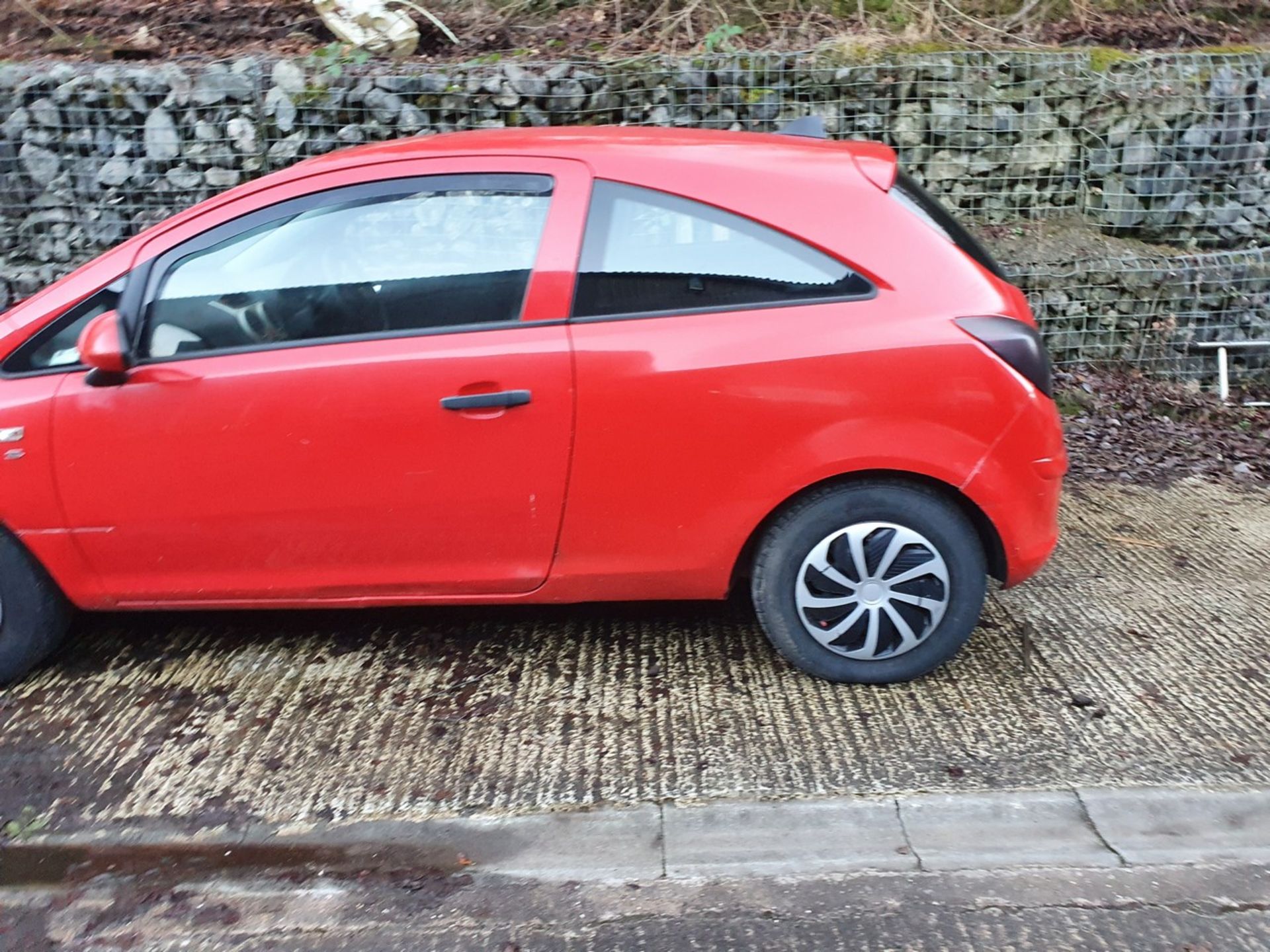 10/10 VAUXHALL CORSA S ECOFLEX - 998cc 3dr Hatchback (Red, 133k) - Image 8 of 28