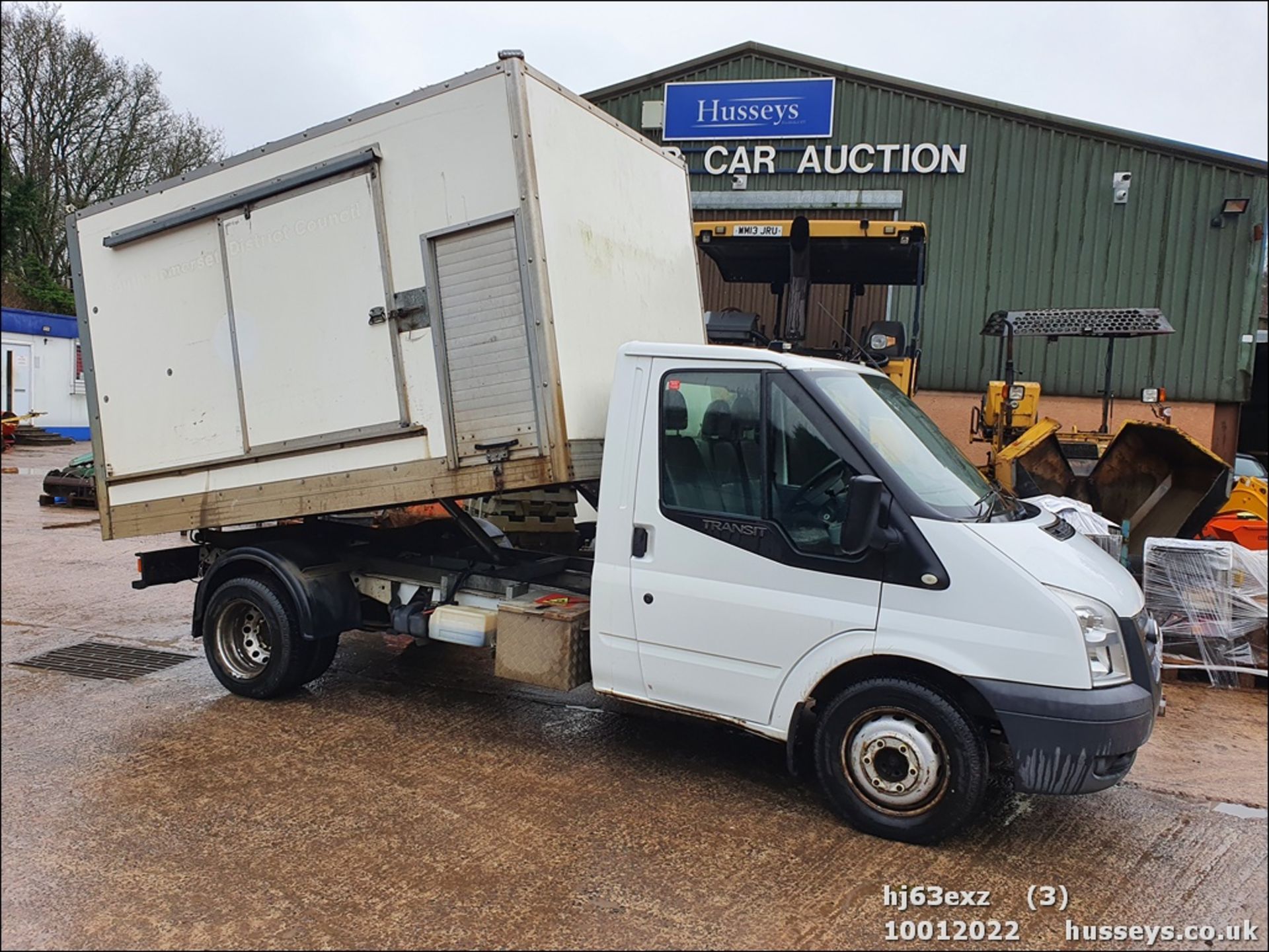 13/63 FORD TRANSIT 100 T350 RWD - 2198cc 3dr Tipper (White, 72k)