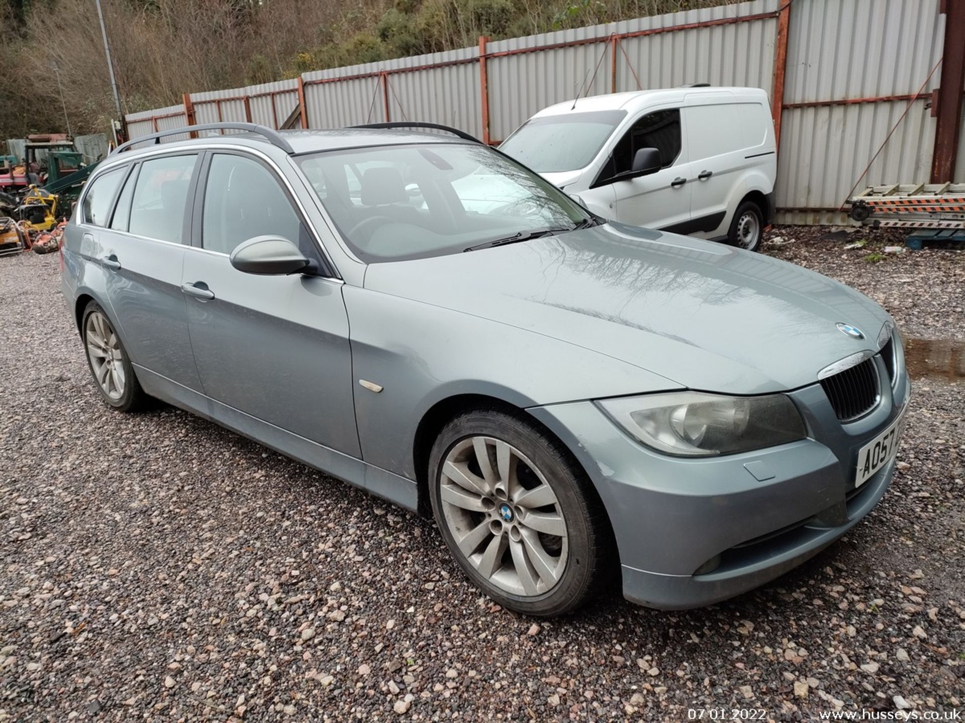 07/57 BMW 330I SE TOURING AUTO - 2996cc 5dr Estate (Blue/grey, 138k) - Image 3 of 23