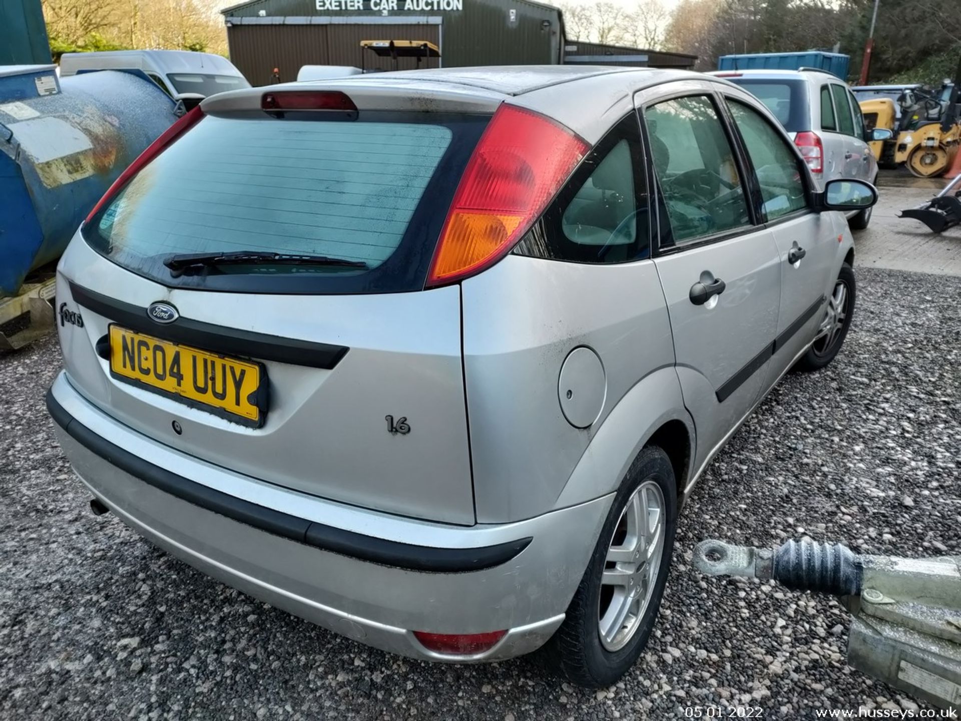 04/04 FORD FOCUS ZETEC AUTO - 1596cc 5dr Hatchback (Silver, 86k) - Image 16 of 39