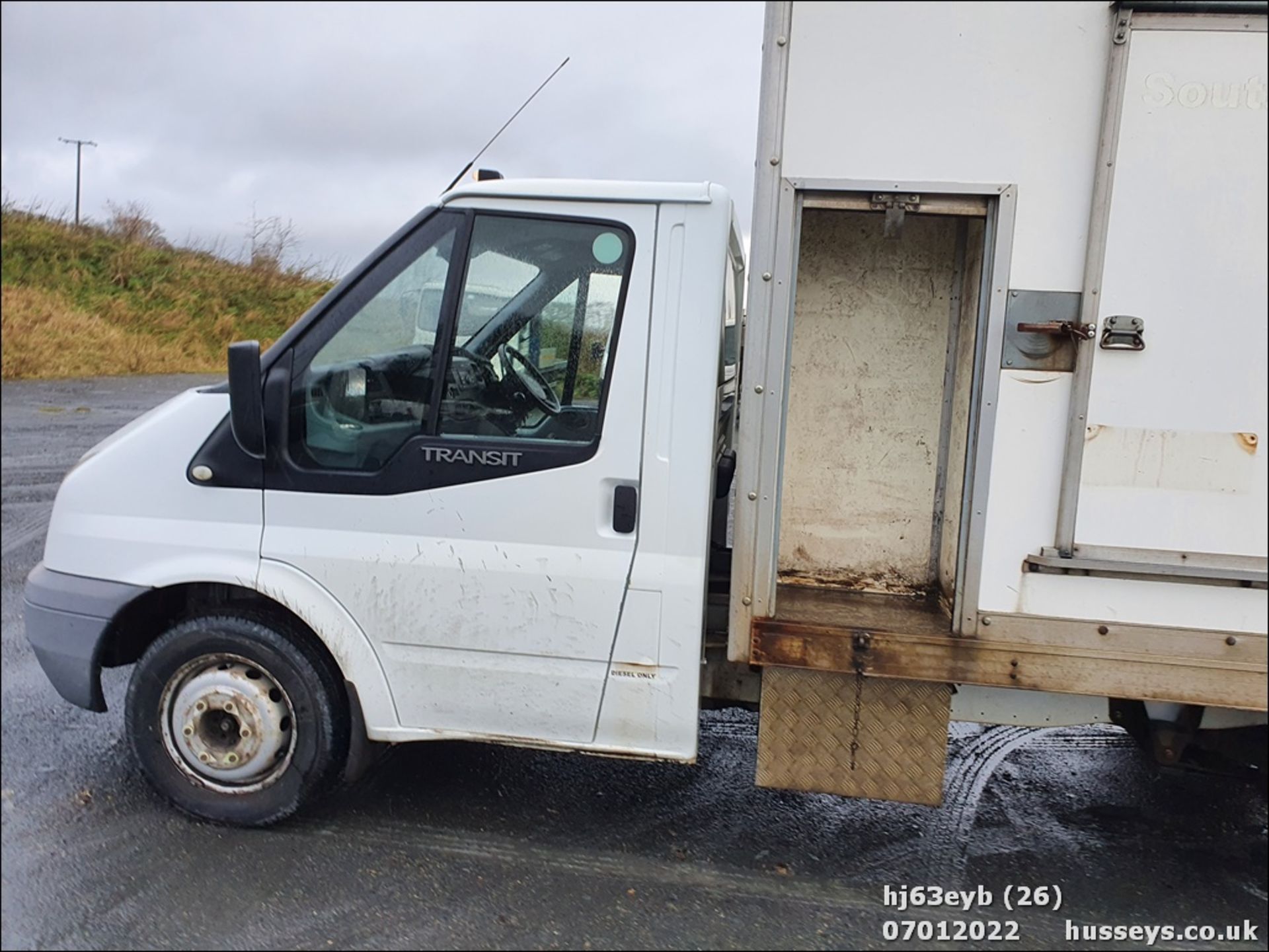 13/63 FORD TRANSIT 100 T350 RWD - 2198cc 3dr Tipper (White, 136k) - Image 23 of 28