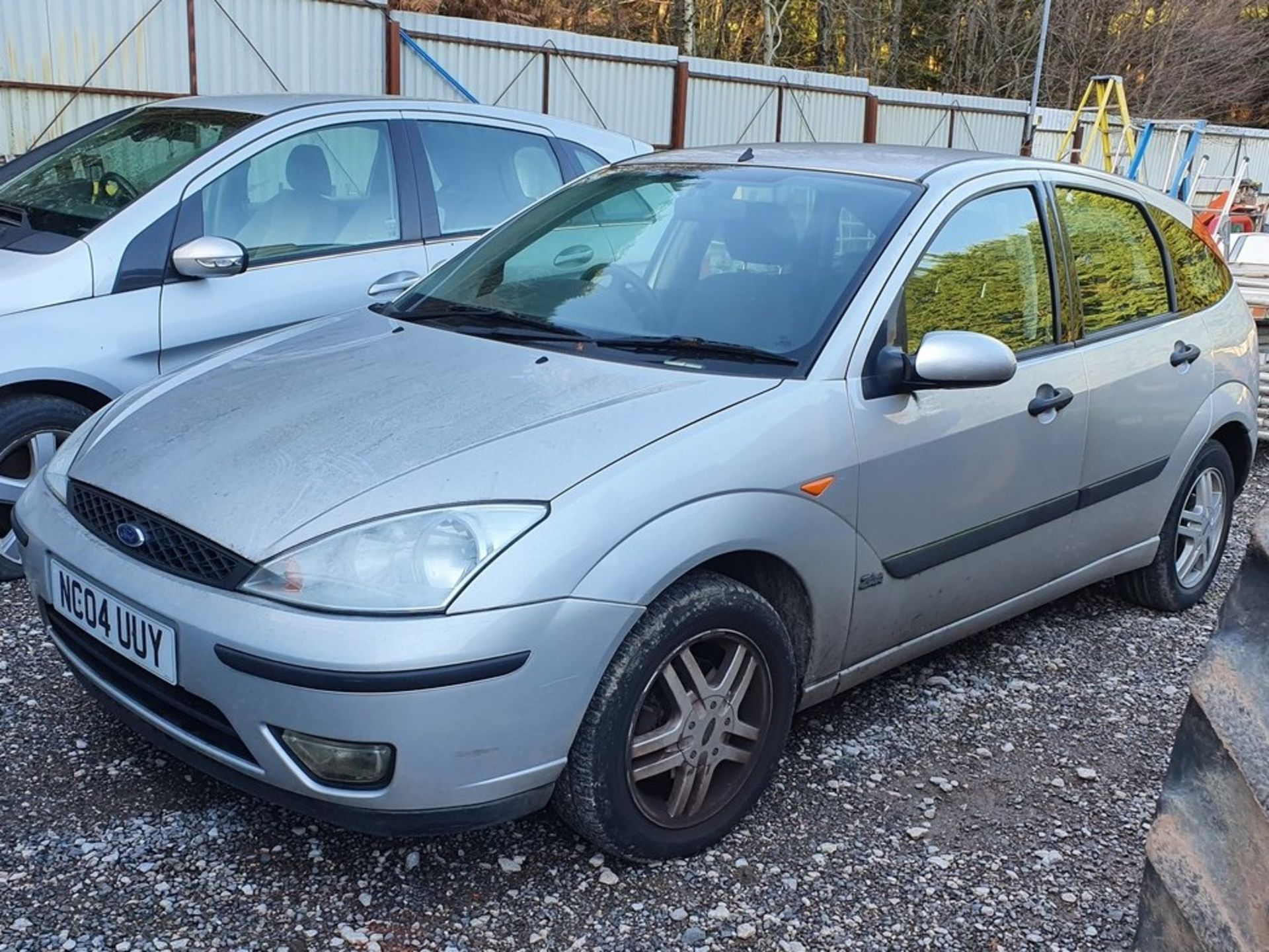 04/04 FORD FOCUS ZETEC AUTO - 1596cc 5dr Hatchback (Silver, 86k)