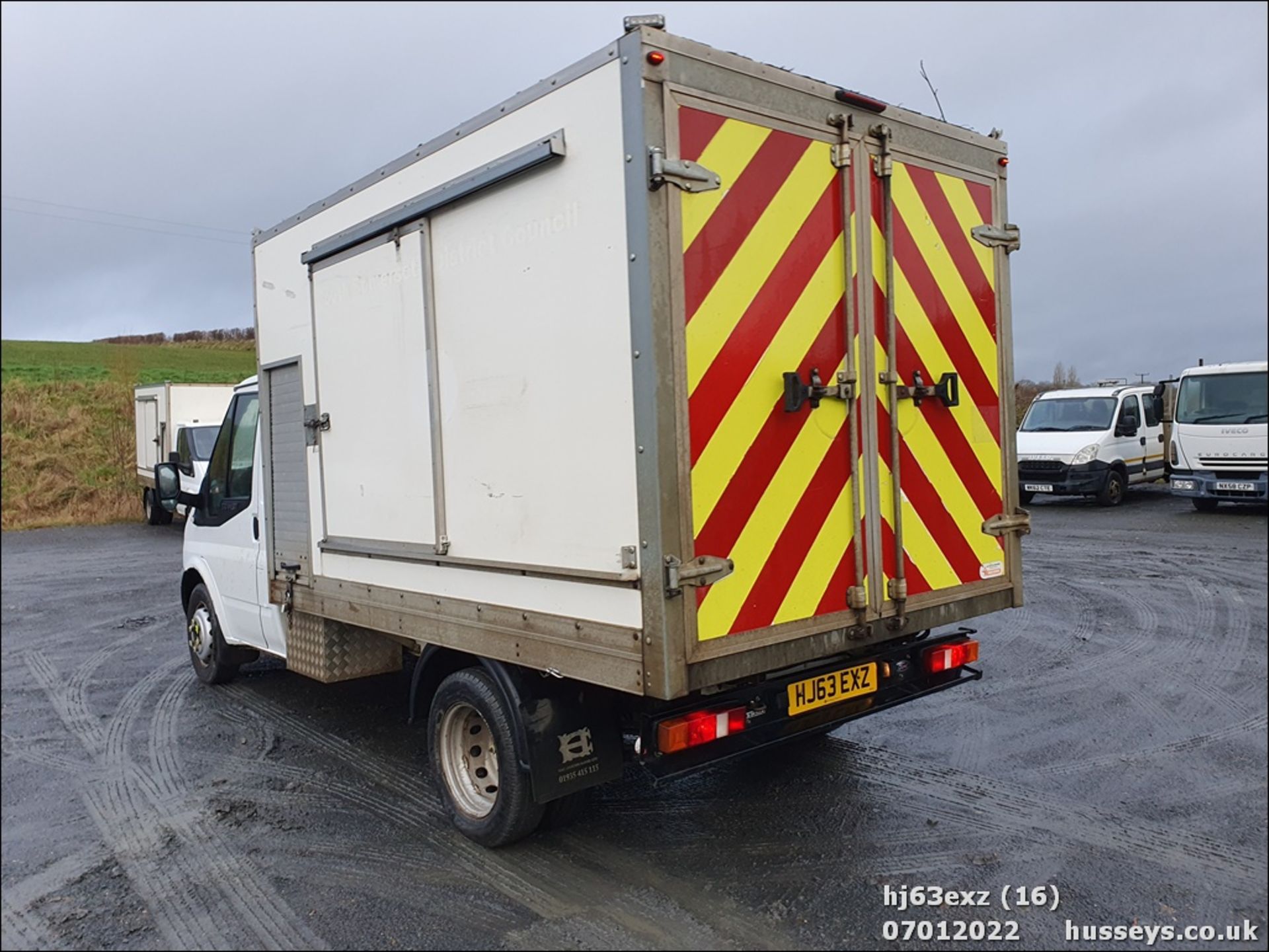 13/63 FORD TRANSIT 100 T350 RWD - 2198cc 3dr Tipper (White, 72k) - Image 19 of 30