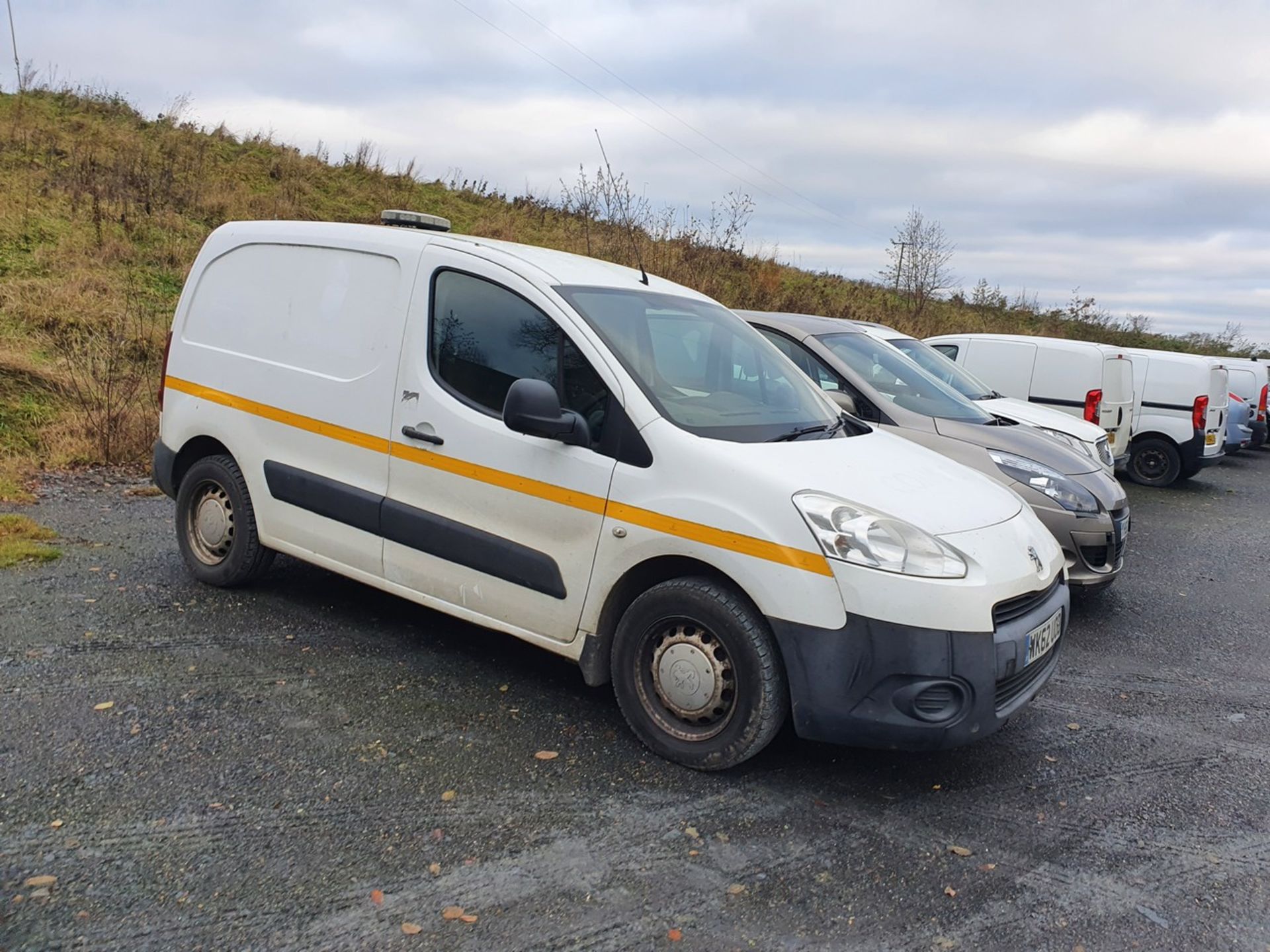 12/62 PEUGEOT PARTNER 850 SE L1 ATV HDI - 1560cc 5dr Van (White, 127k) - Image 8 of 32