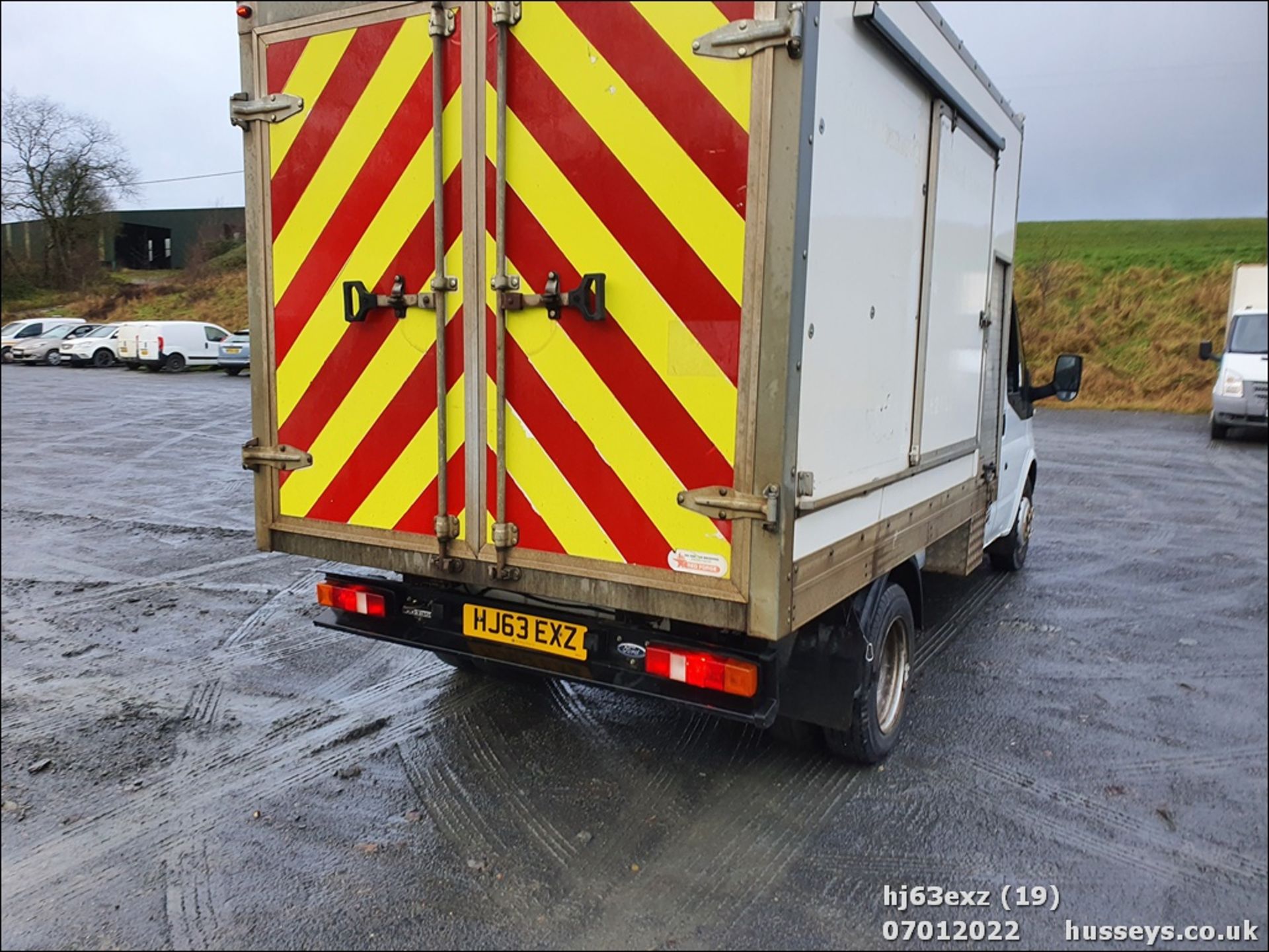 13/63 FORD TRANSIT 100 T350 RWD - 2198cc 3dr Tipper (White, 72k) - Image 22 of 30