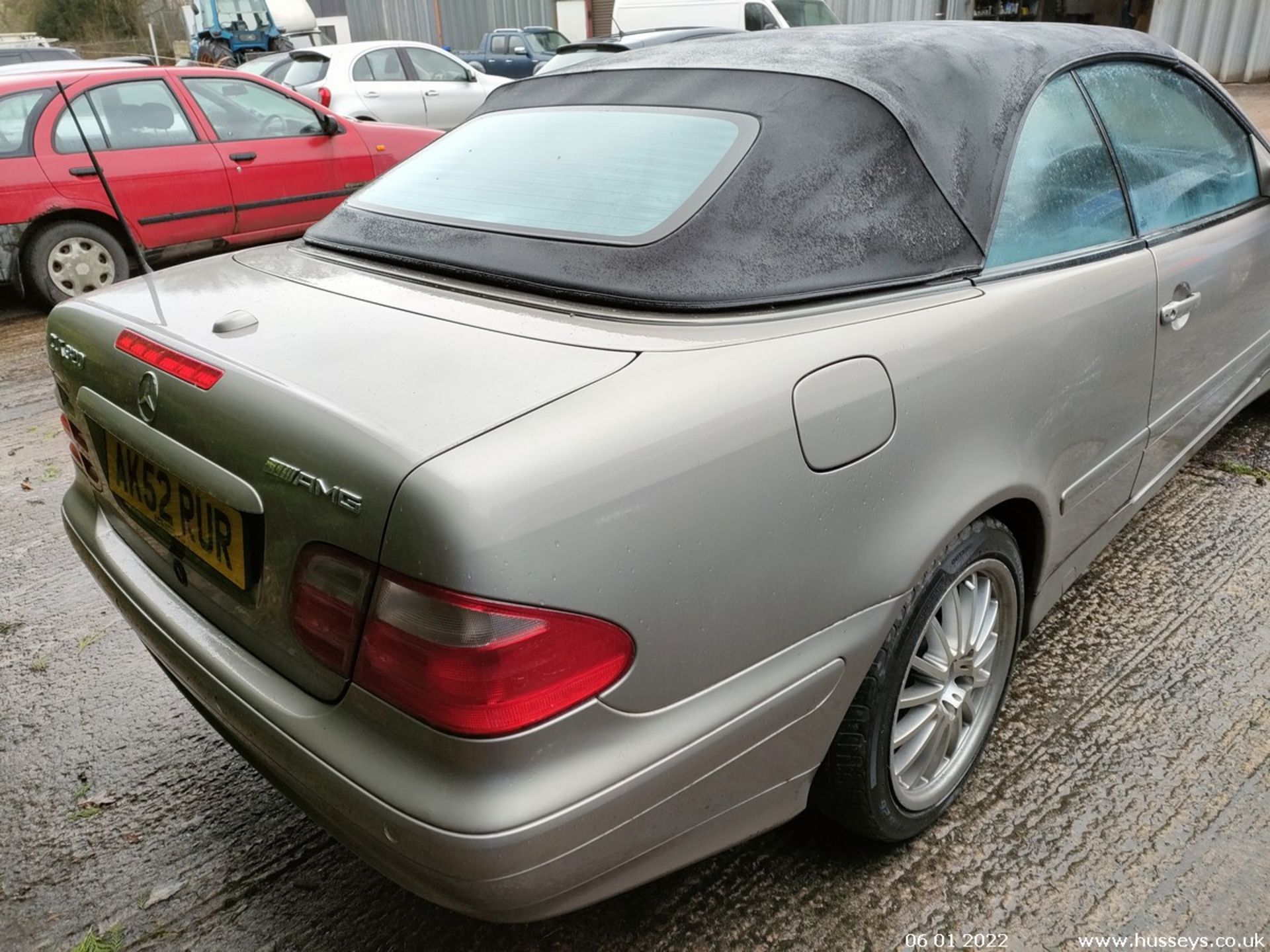 02/52 MERCEDES CLK320 AVANTGARDE AUTO - 3199cc 2dr Convertible (Silver, 89k) - Image 13 of 24