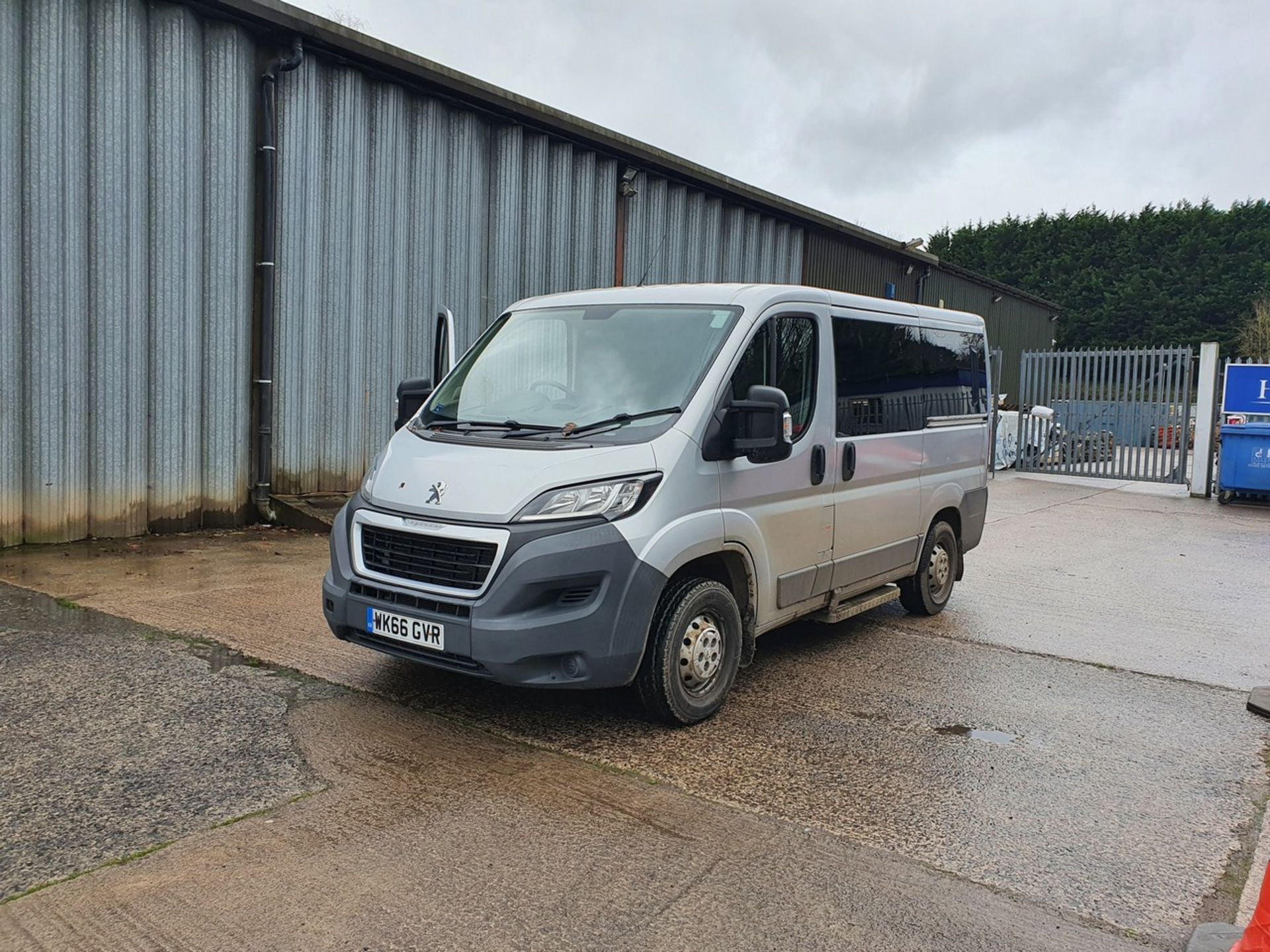 16/66 PEUGEOT BOXER 333 L1H1 HDI - 2198cc 5dr Minibus (Silver, 16k) - Image 30 of 33