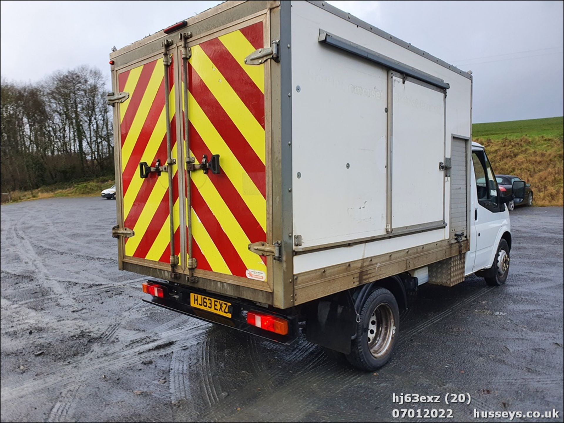 13/63 FORD TRANSIT 100 T350 RWD - 2198cc 3dr Tipper (White, 72k) - Image 23 of 30