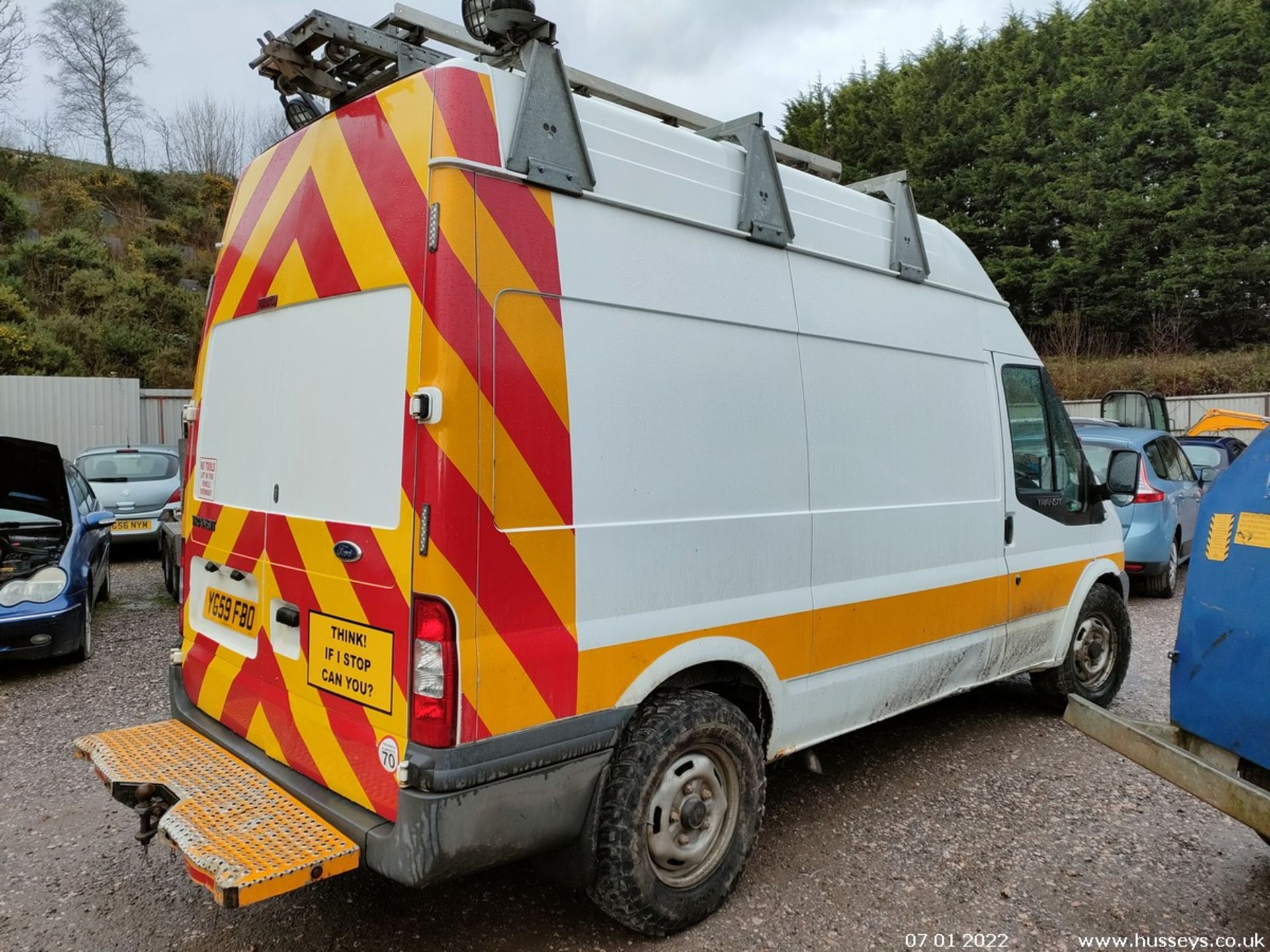 09/59 FORD TRANSIT 140 T350M RWD 4 WHEEL DRIVE - 2402cc 5dr Van (White, 116k) - Image 12 of 31