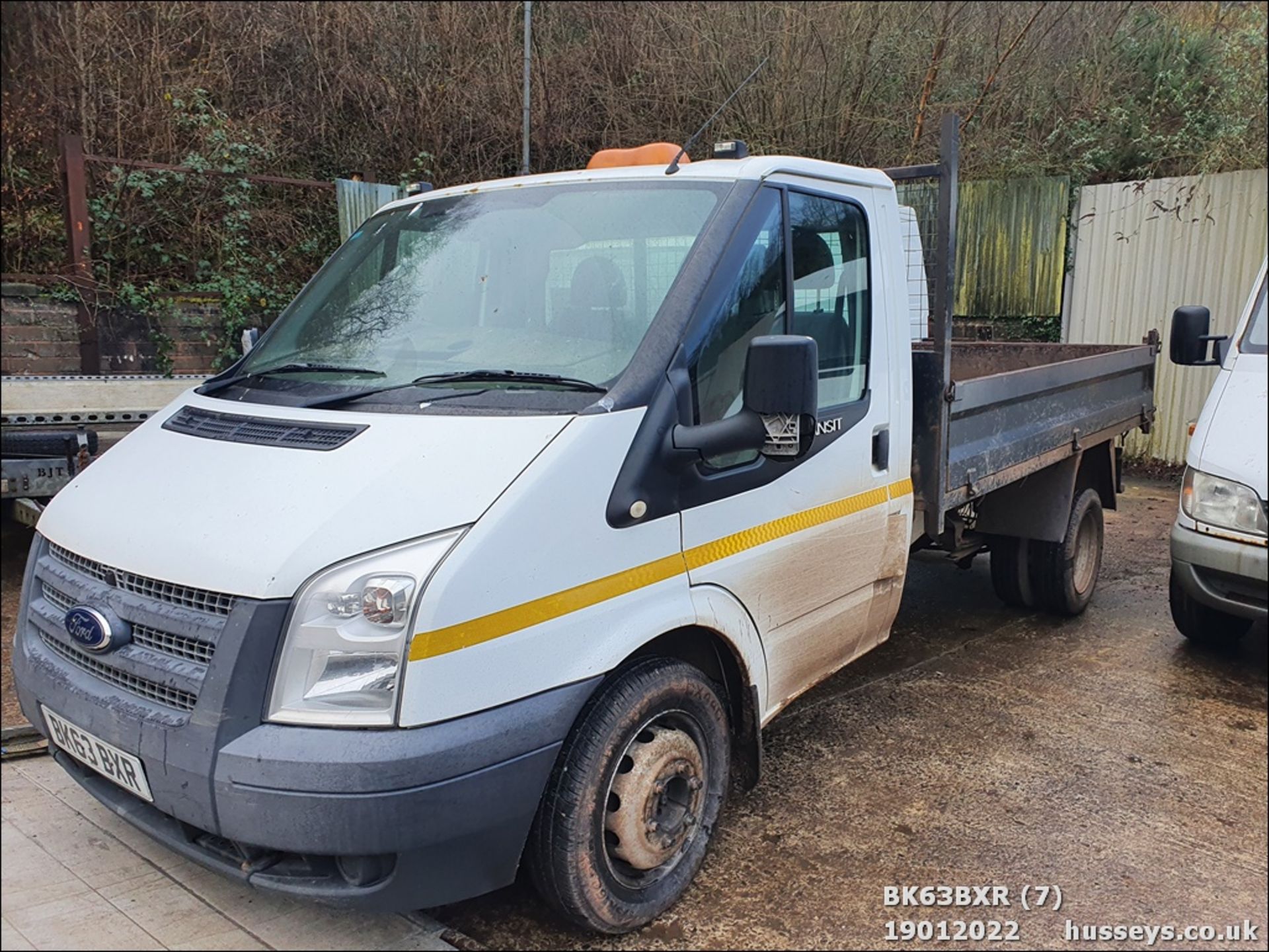 13/63 FORD TRANSIT 100 T350 RWD - 2198cc 2dr Tipper (White, 113k) - Image 7 of 14