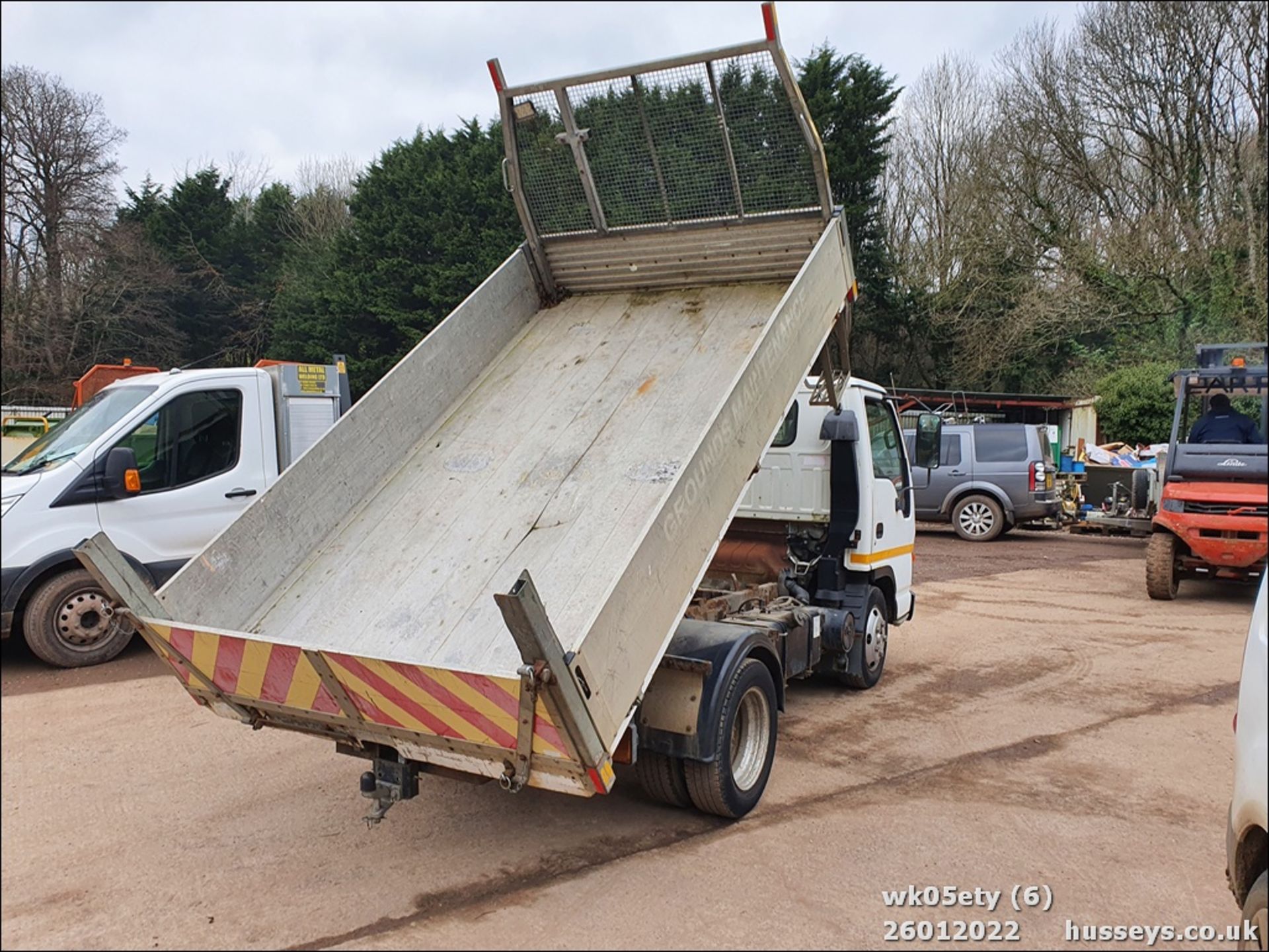 05/05 ISUZU TRUCKS NKR 77 TURBO ELECTRIC DI - 2999cc 2.dr Tipper (White, 70k) - Image 7 of 16