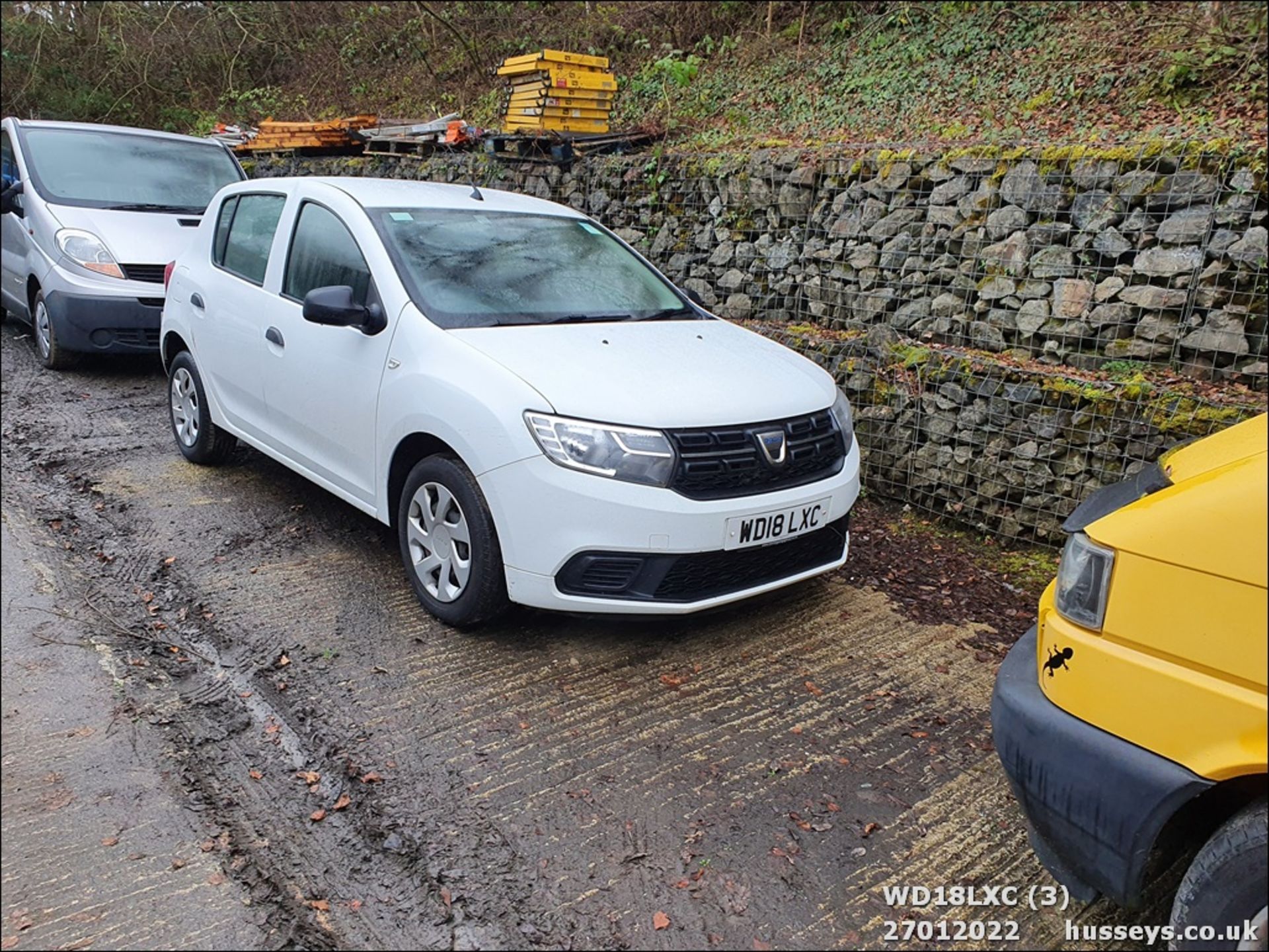 18/18 DACIA SANDERO AMBIANCE SCE - 998cc 5dr Hatchback (White, 83k) - Image 3 of 31