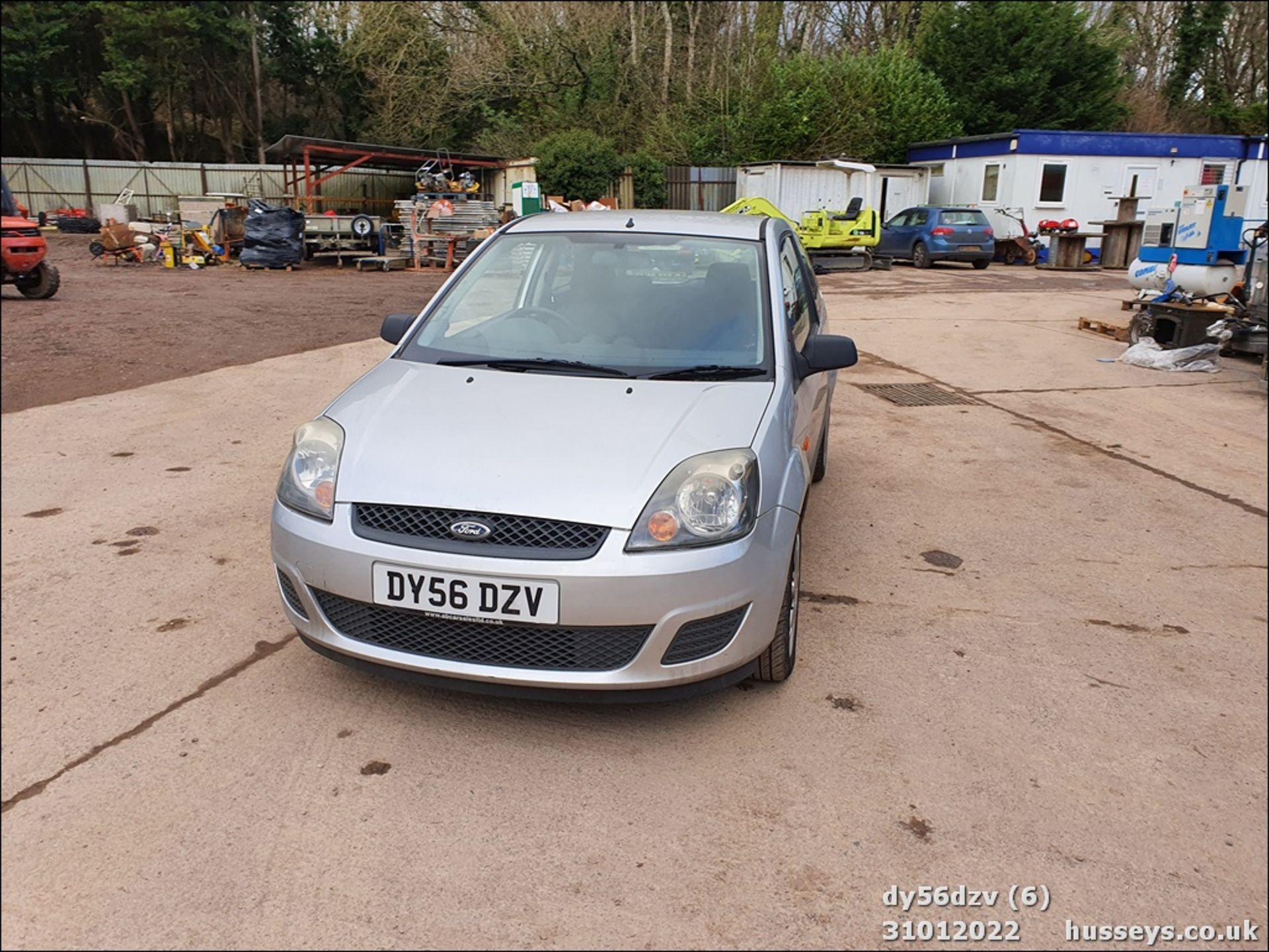 06/56 FORD FIESTA STYLE CLIMATE - 1242cc 3dr Hatchback (Silver, 88k) - Image 6 of 26