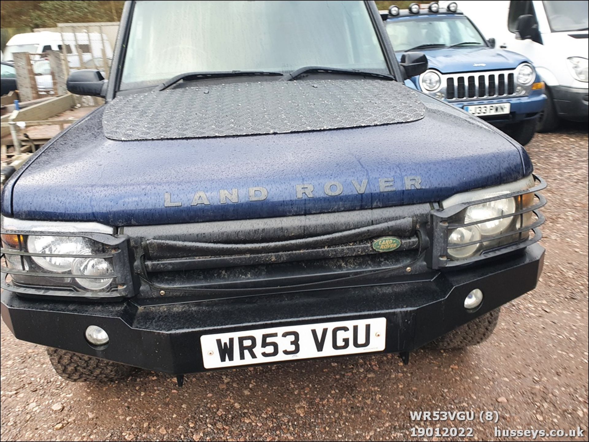 03/53 LAND ROVER DISCOVERY LANDMARK TD5 - 2495cc 5dr Estate (Blue) - Image 9 of 26