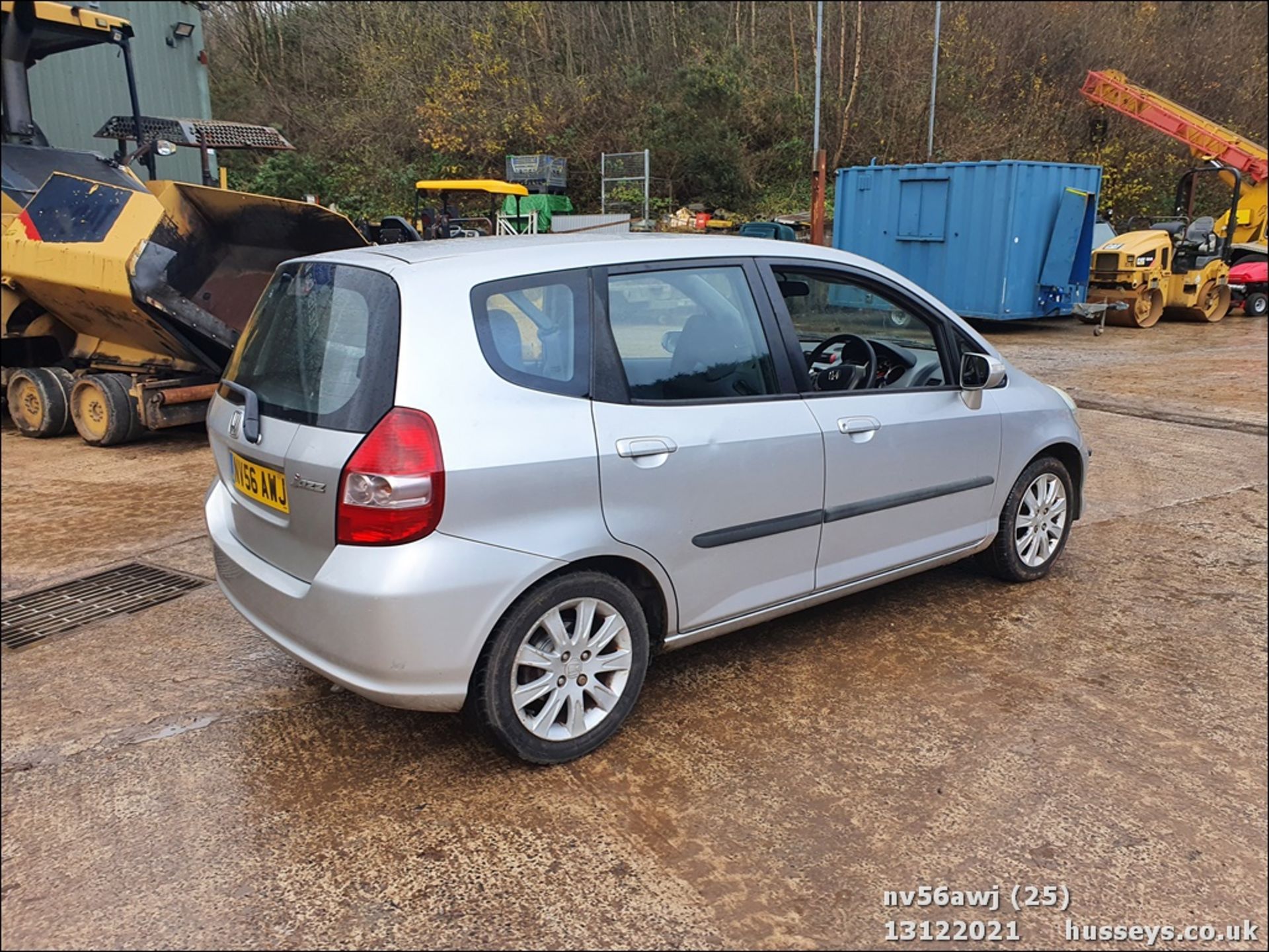 06/56 HONDA JAZZ SE - 1339cc 5dr Hatchback (Silver, 87k) - Image 25 of 43