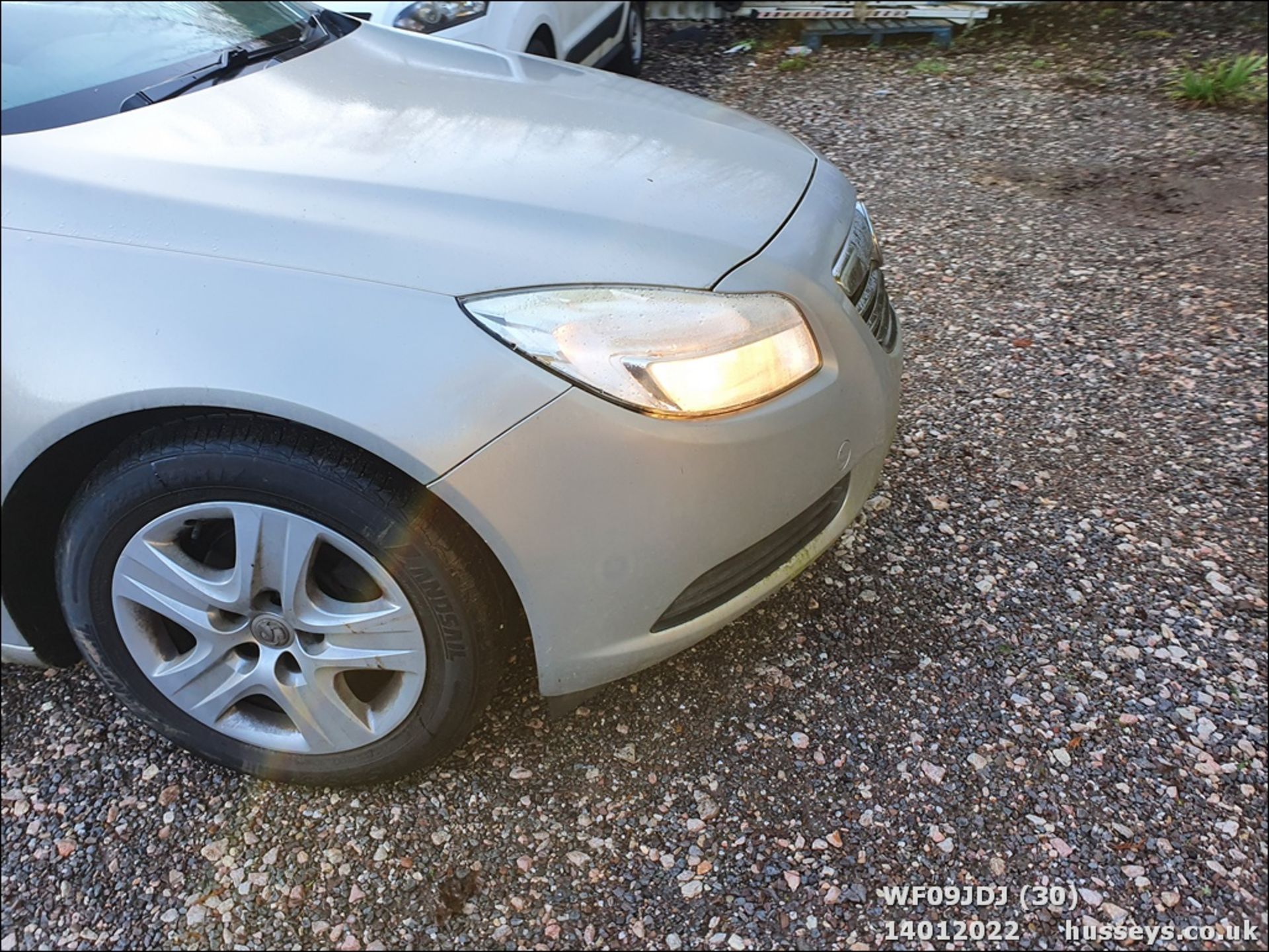 09/09 VAUXHALL INSIGNIA EXCLUSIV NAV - 1796cc 5dr Hatchback (Silver, 123k) - Image 30 of 38