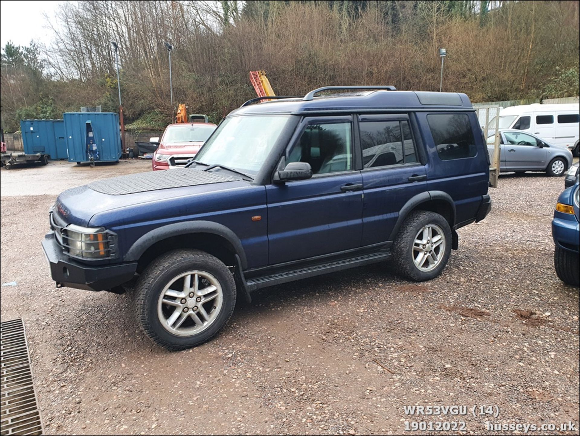 03/53 LAND ROVER DISCOVERY LANDMARK TD5 - 2495cc 5dr Estate (Blue) - Image 15 of 26