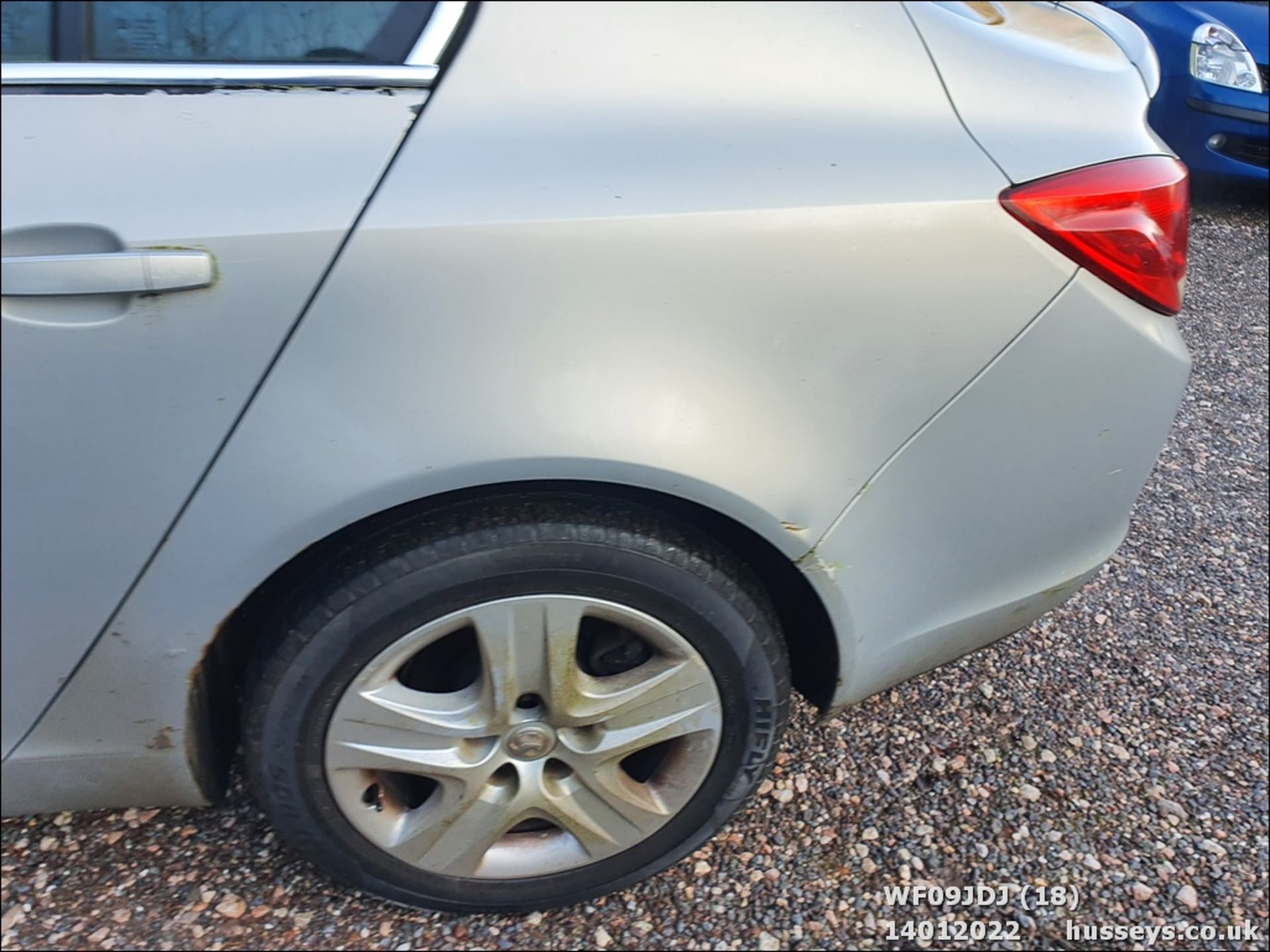 09/09 VAUXHALL INSIGNIA EXCLUSIV NAV - 1796cc 5dr Hatchback (Silver, 123k) - Image 18 of 38