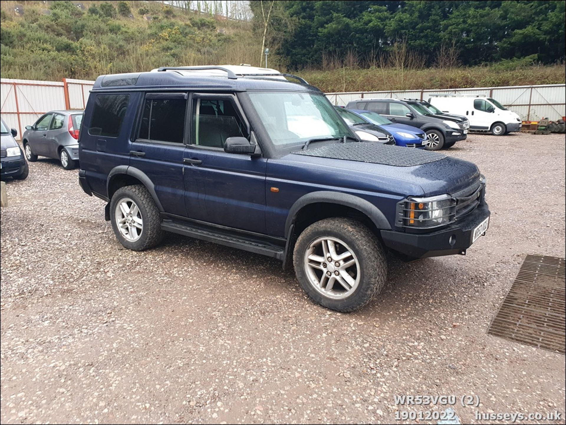 03/53 LAND ROVER DISCOVERY LANDMARK TD5 - 2495cc 5dr Estate (Blue) - Image 3 of 26