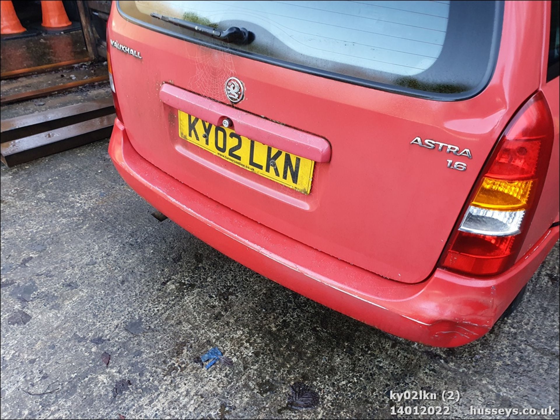 02/02 VAUXHALL ASTRA LS 8V - 1598cc 5dr Estate (Red, 120k) - Image 2 of 24